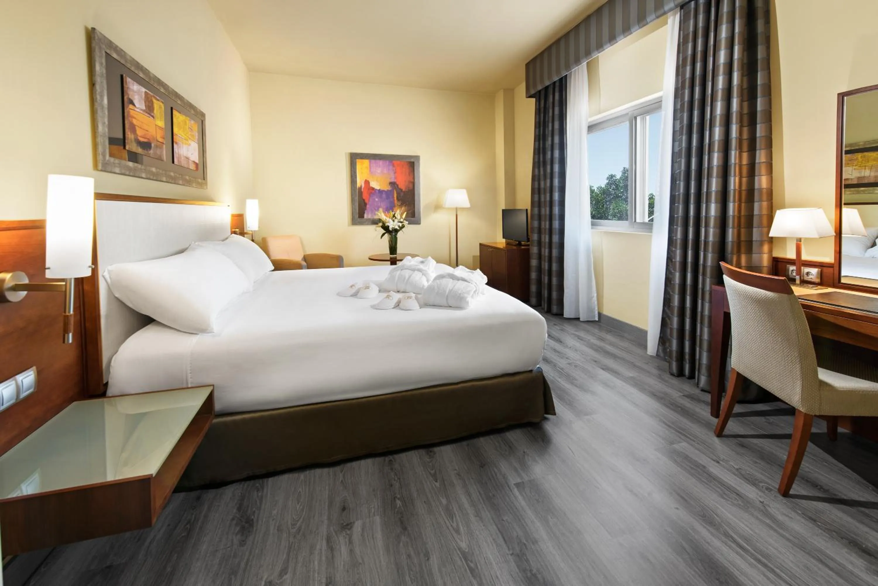 Bed in Elba Almeria Business & Convention Hotel