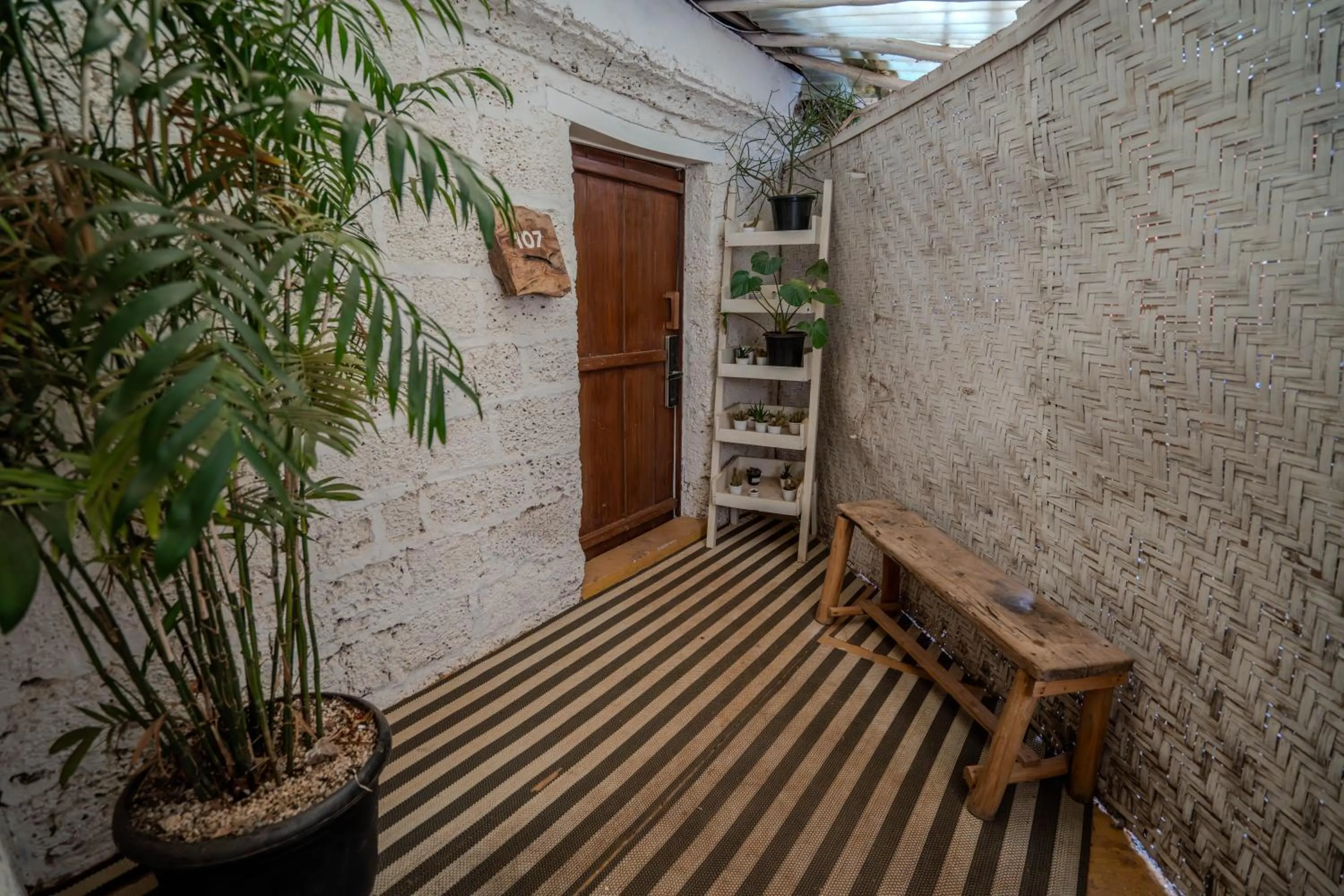 Facade/entrance in Circle