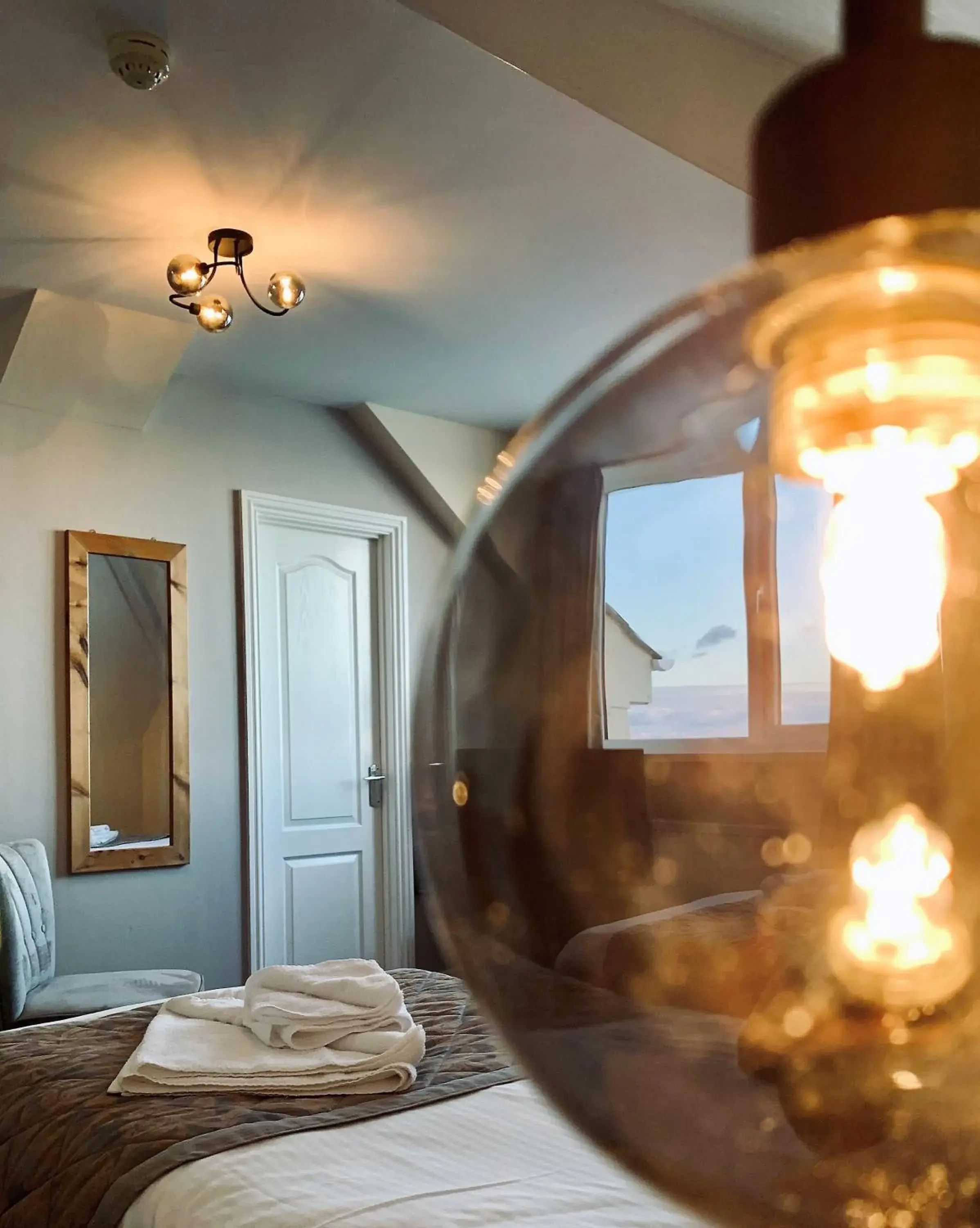 Twin Room with Sea View - single occupancy in Membly Hall Hotel Twin Room with Sea View - single occupancy in Membly Hall Hotel