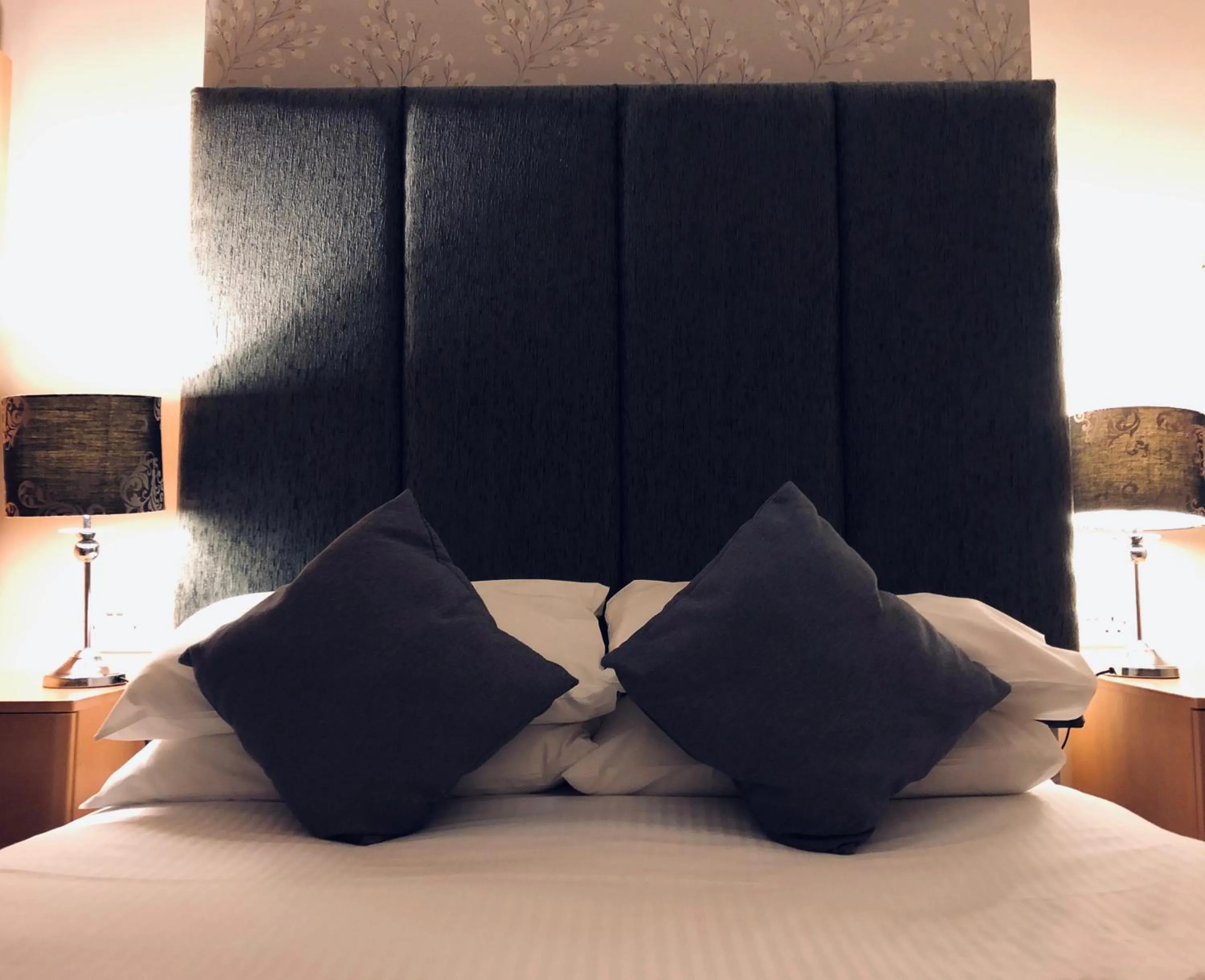 Bed in Membly Hall Hotel