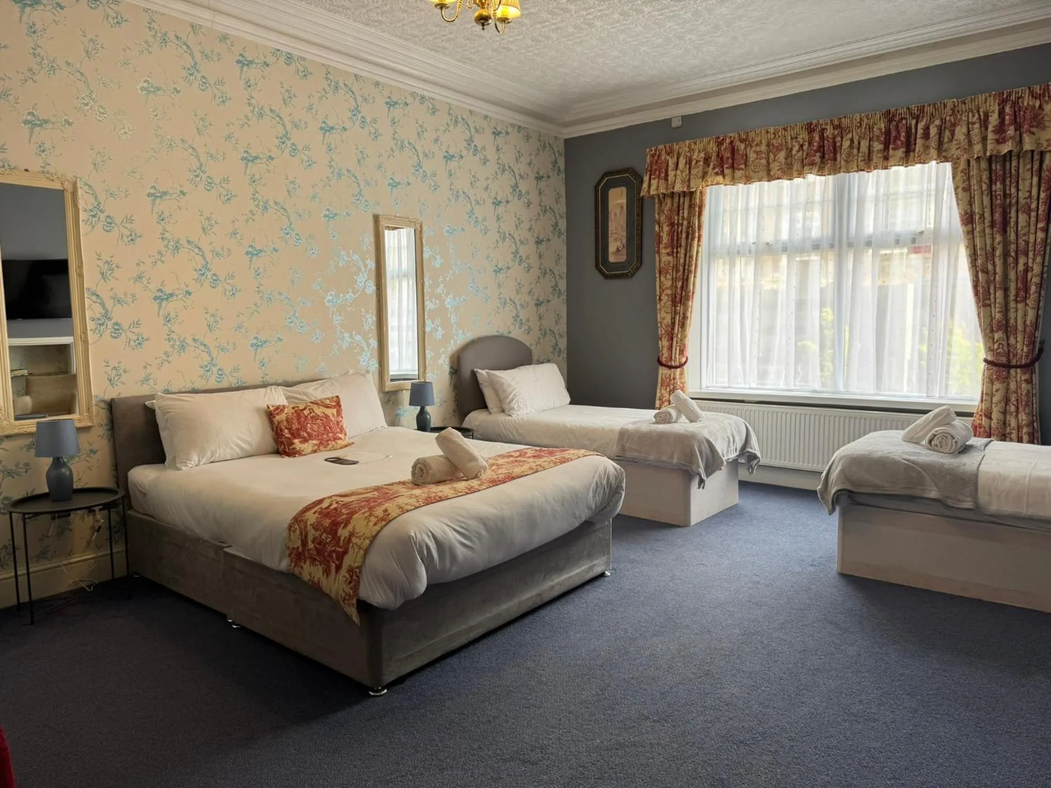 Photo of the whole room, Bed in The Calder House Hotel