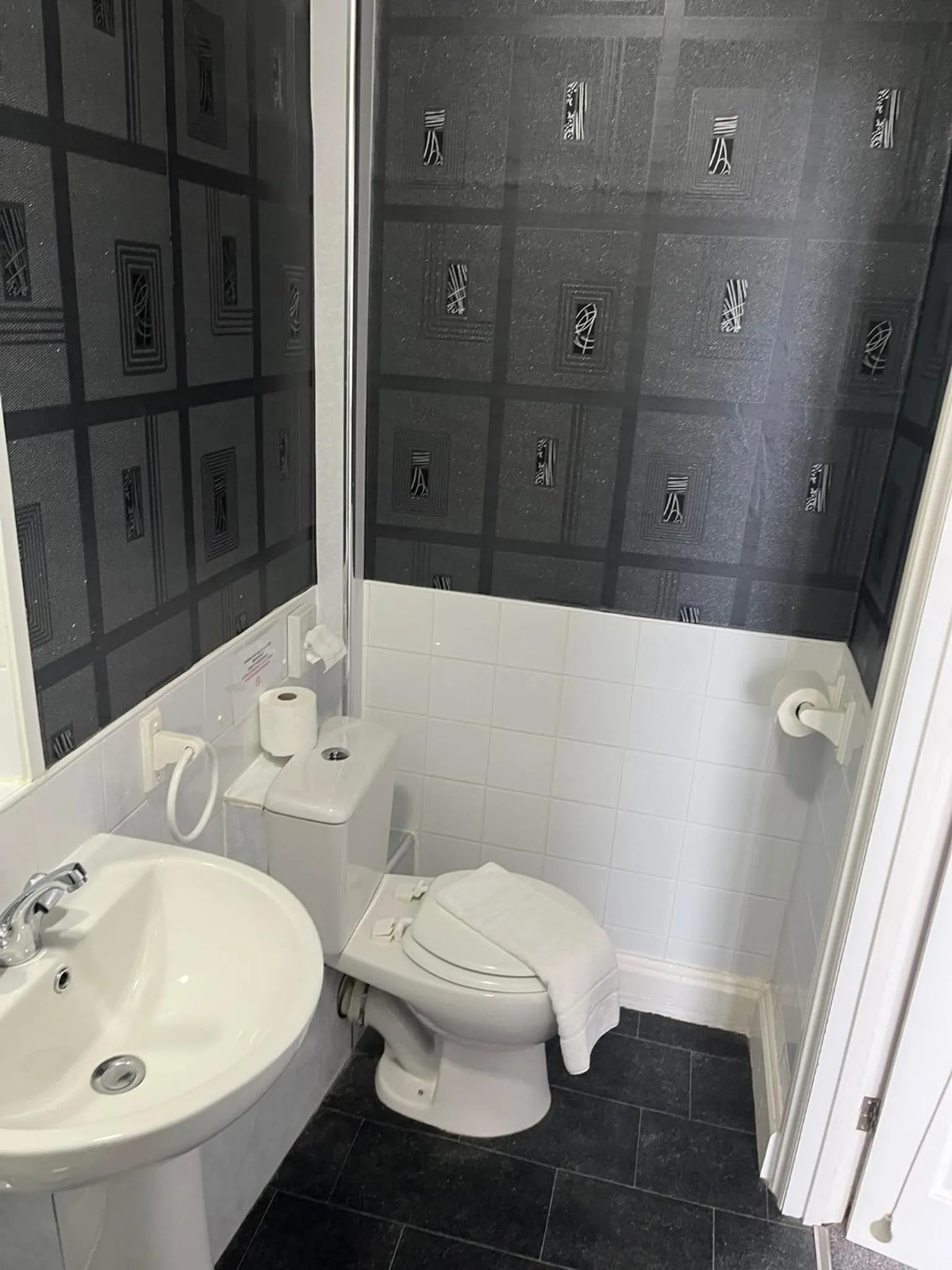 Shower in The Calder House Hotel