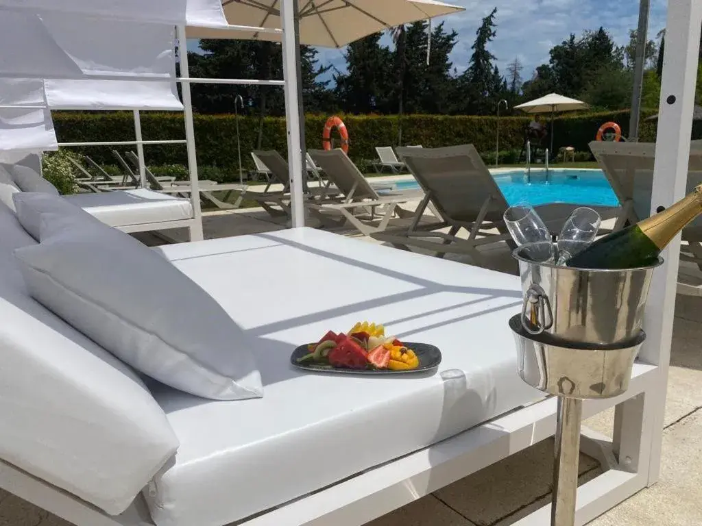 Pool view in Hotel Encinar de Sotogrande Pool view in Hotel Encinar de Sotogrande