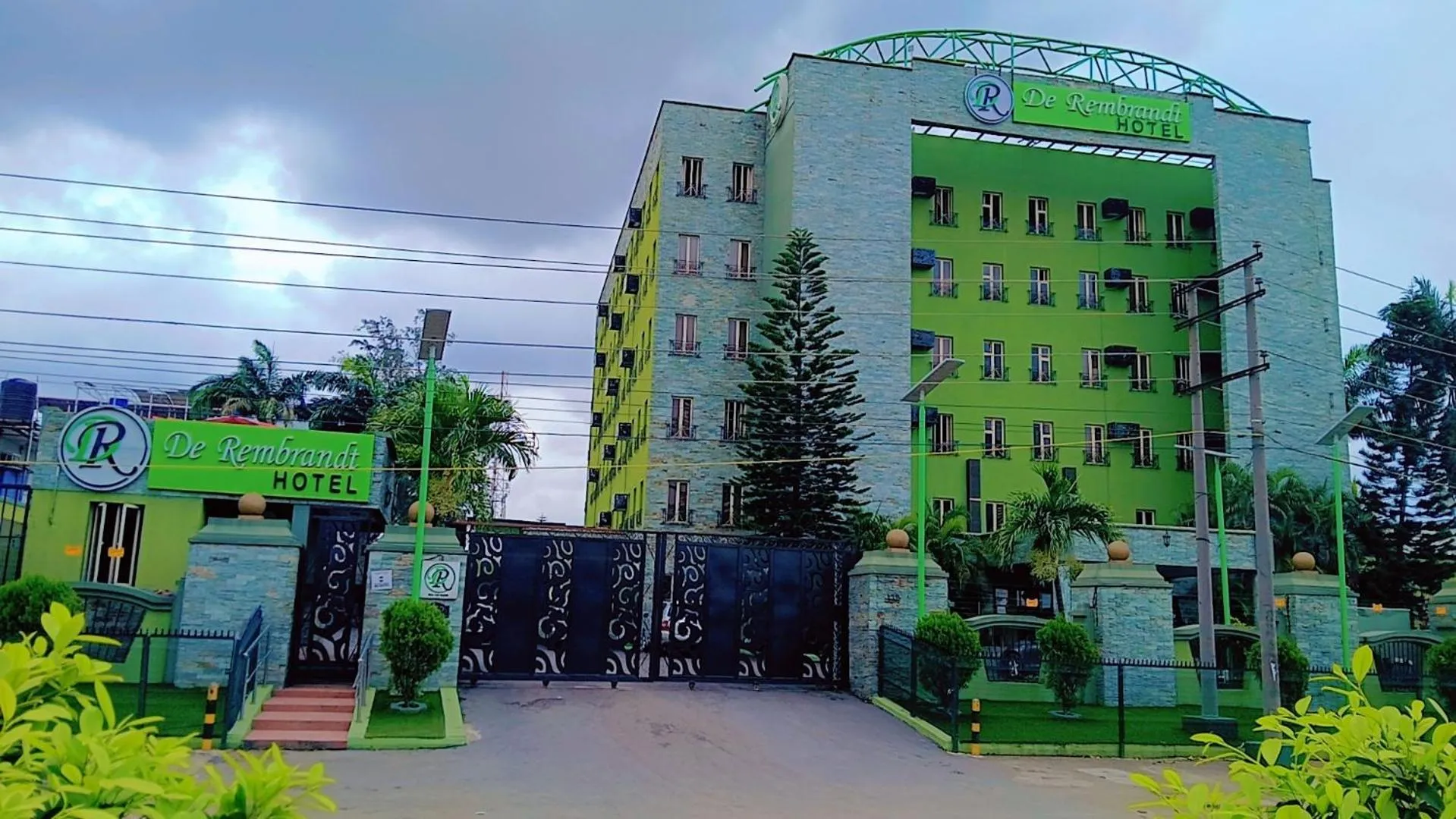 Property building in De Rembrandt Hotels and Suites