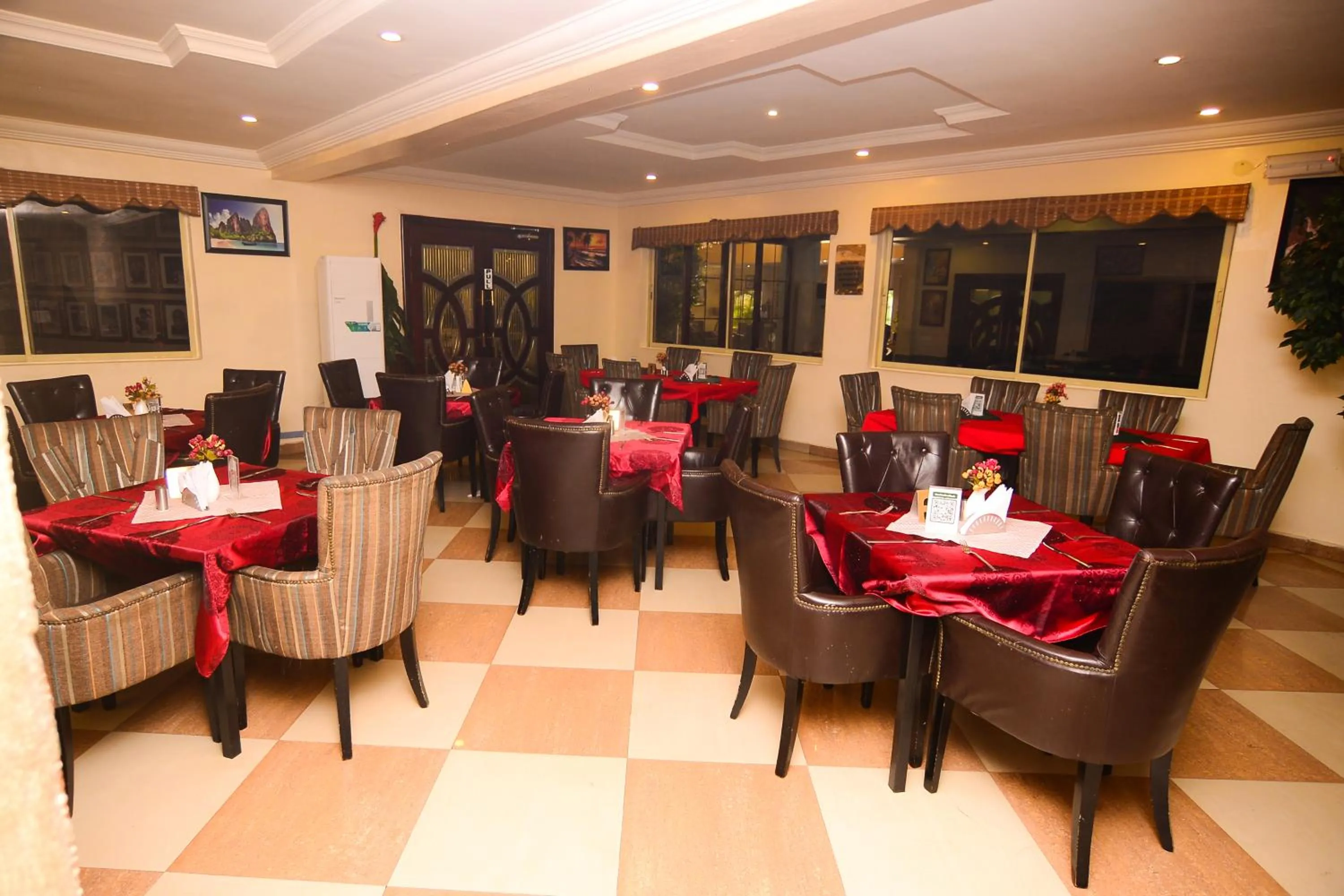 Restaurant/places to eat in De Rembrandt Hotels and Suites