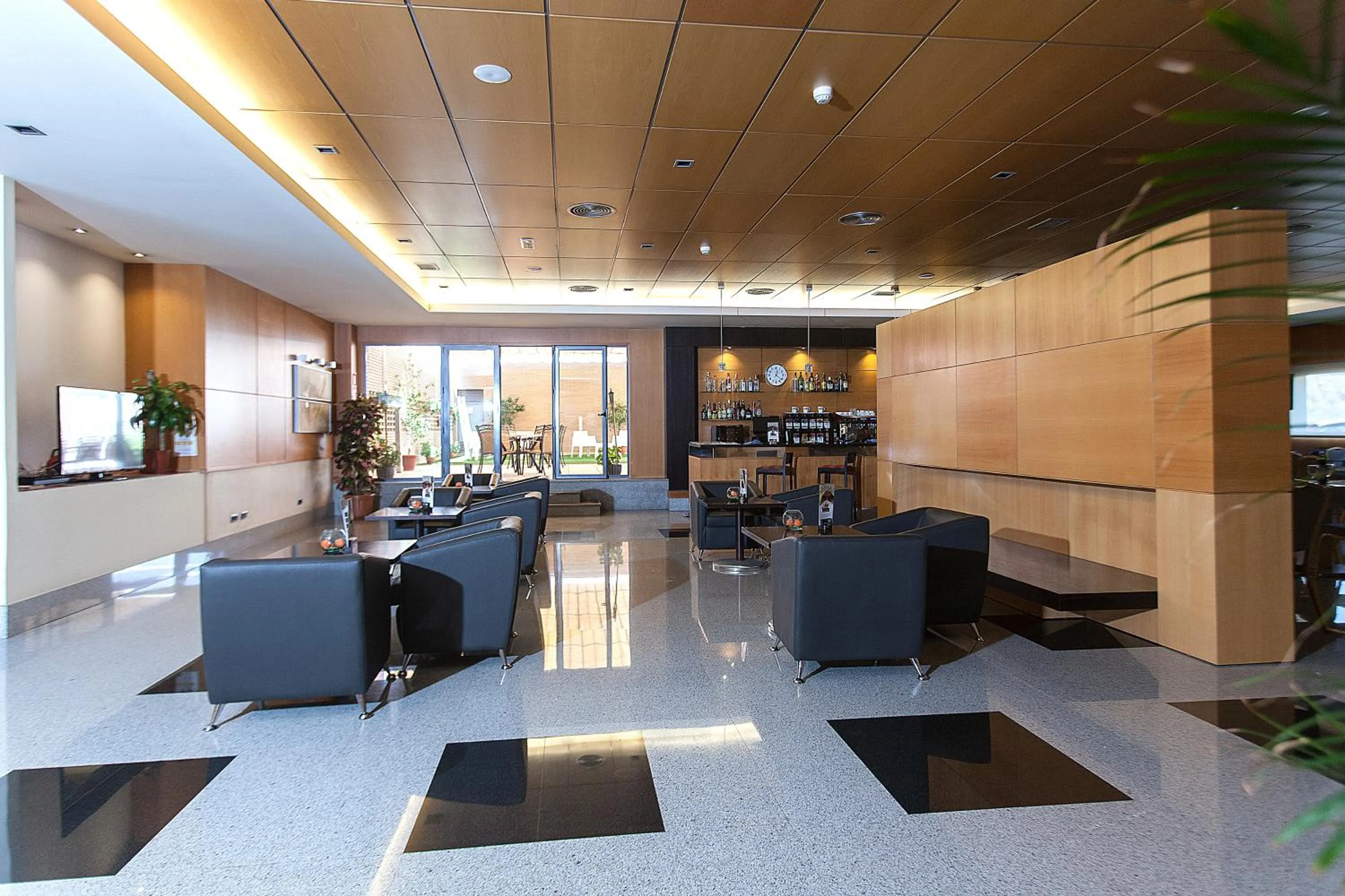 Restaurant/places to eat in Sercotel Gran Fama