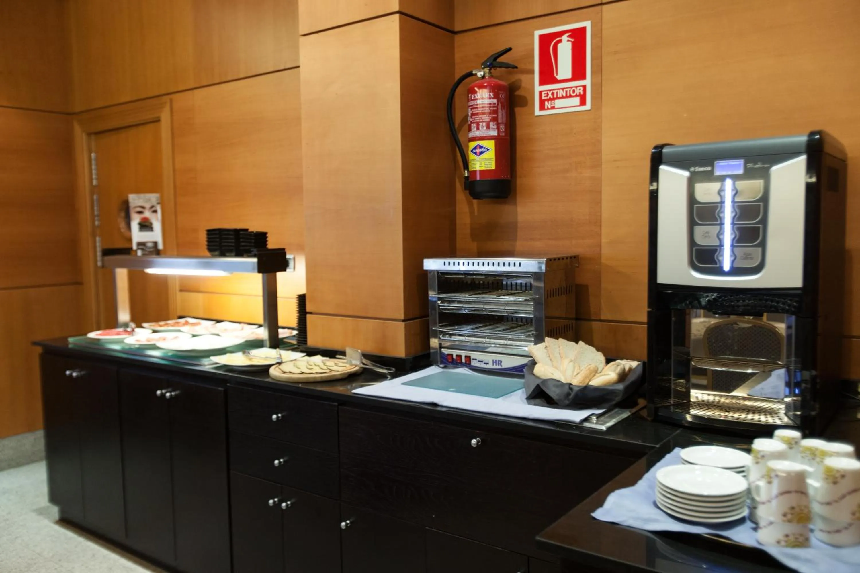 Restaurant/places to eat in Sercotel Gran Fama