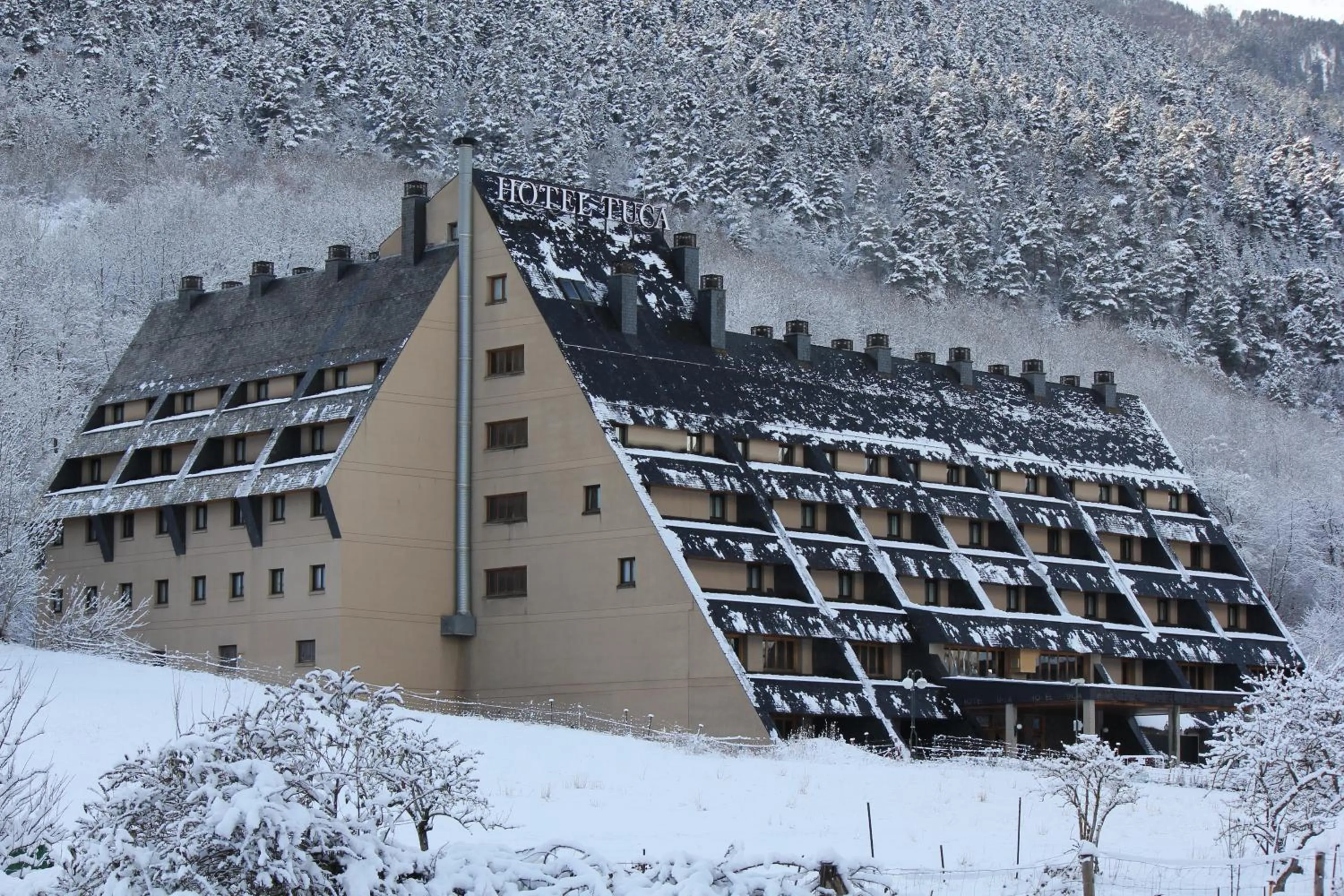 Property building in RVHotels Tuca