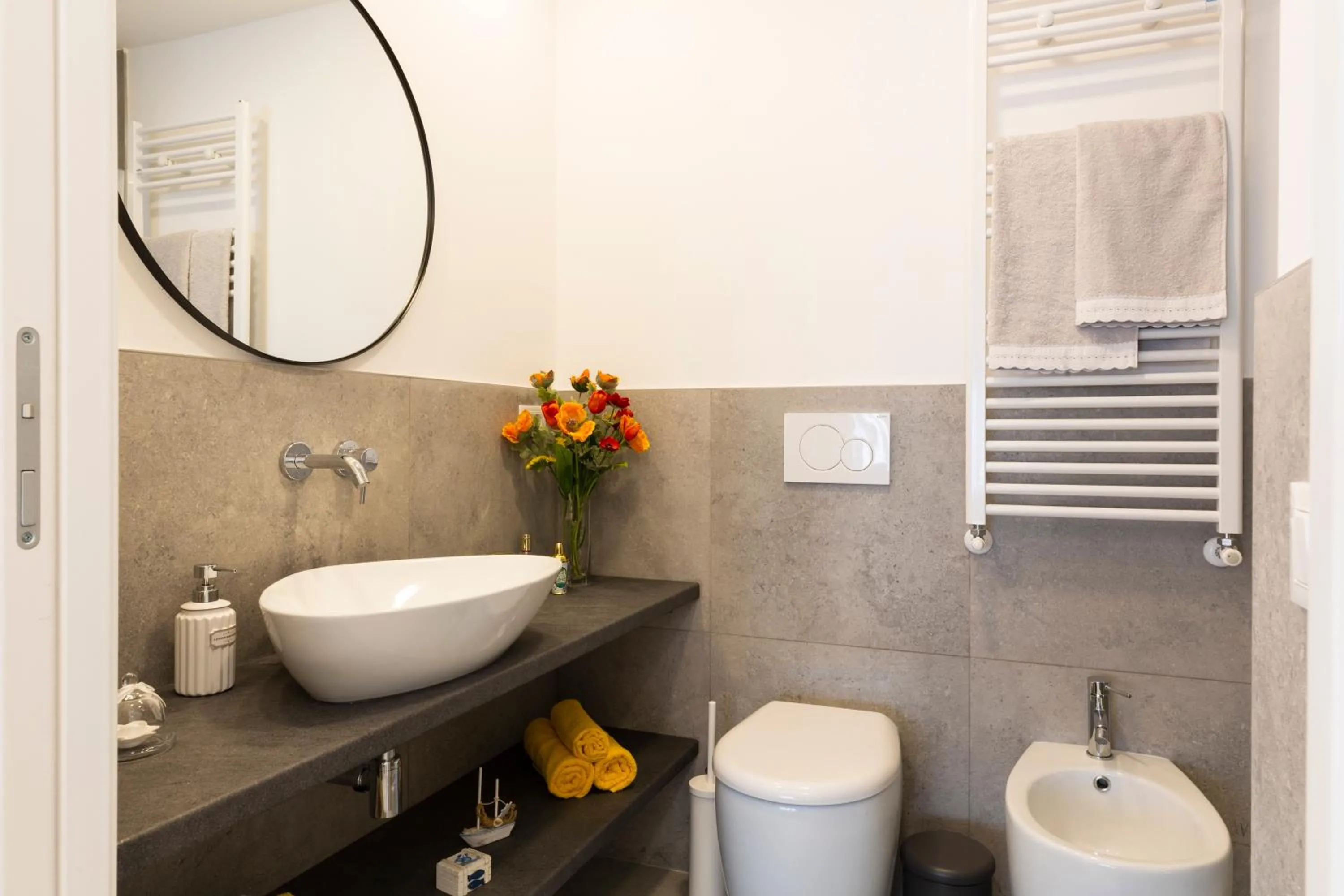 Bathroom in Biancospini 13 - Flower District