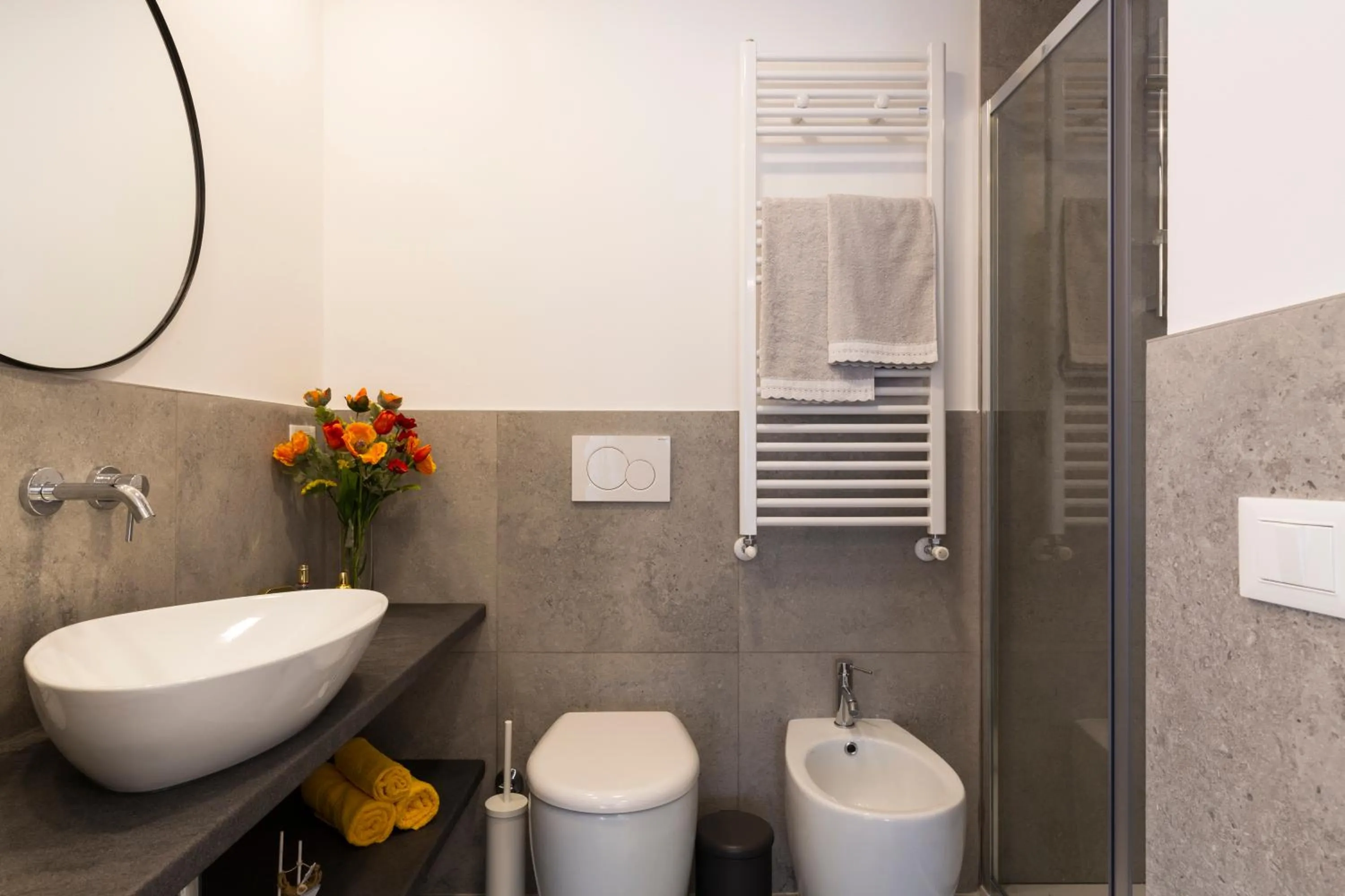 Bathroom in Biancospini 13 - Flower District
