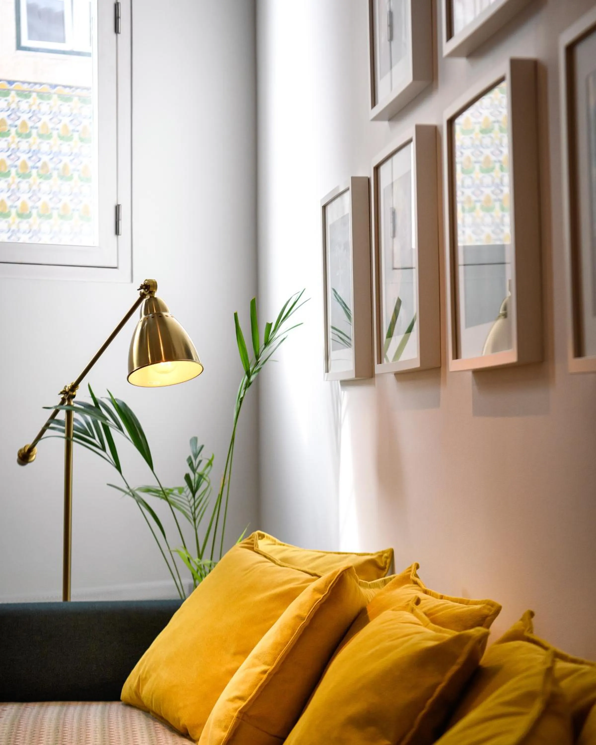 Living room in Alfama Yellow House