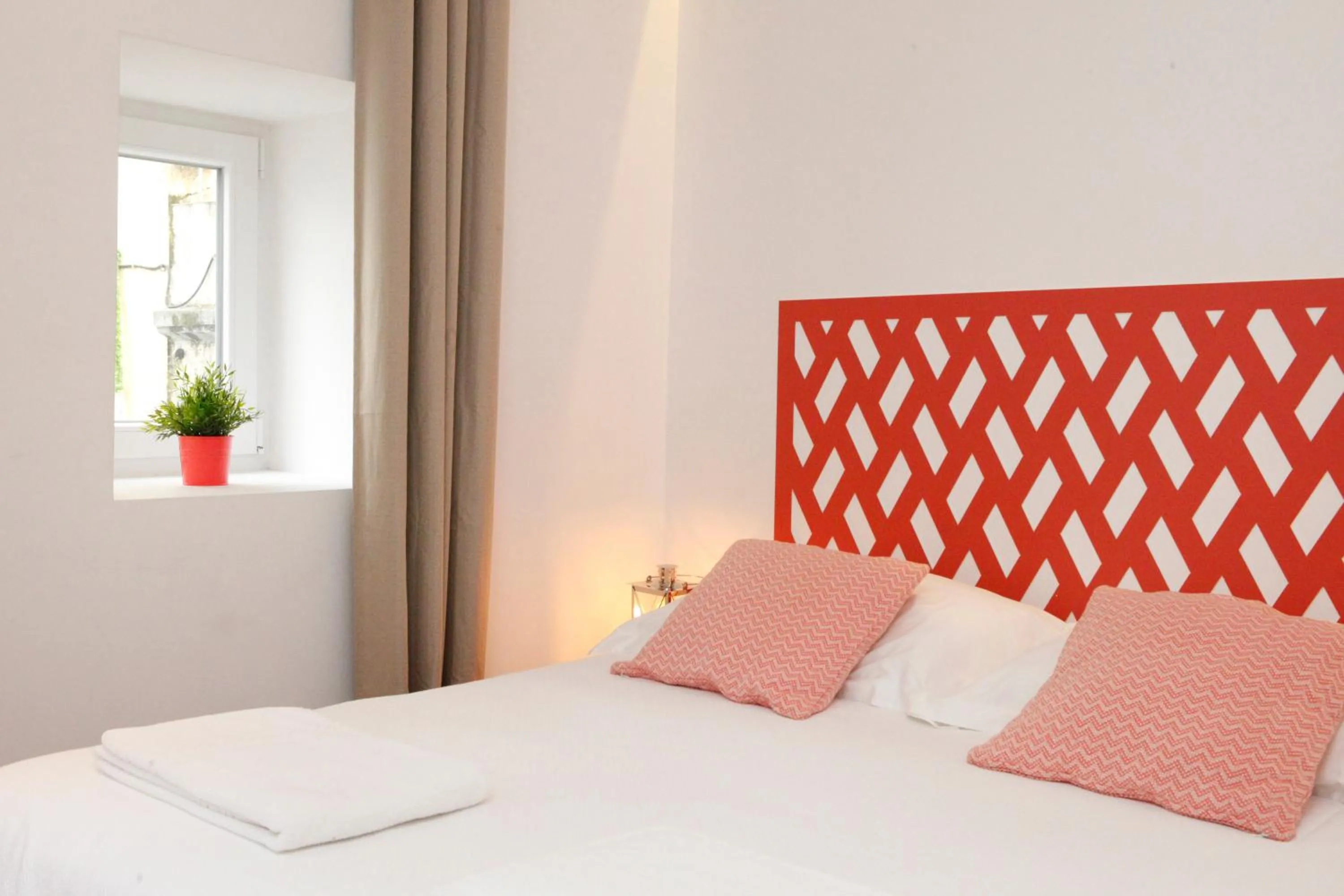 Bedroom, Bed in Alfama Yellow House
