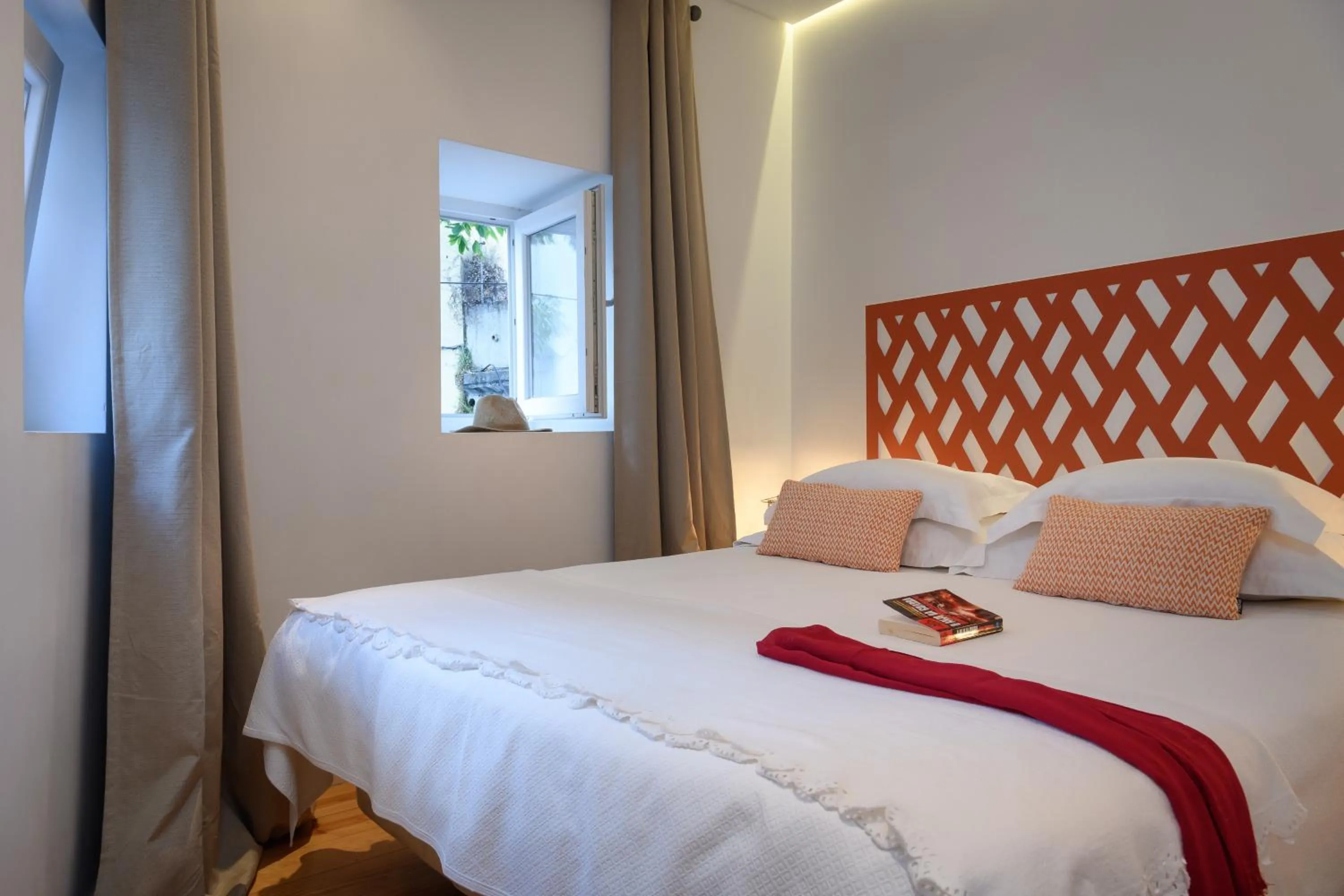 Bedroom, Bed in Alfama Yellow House