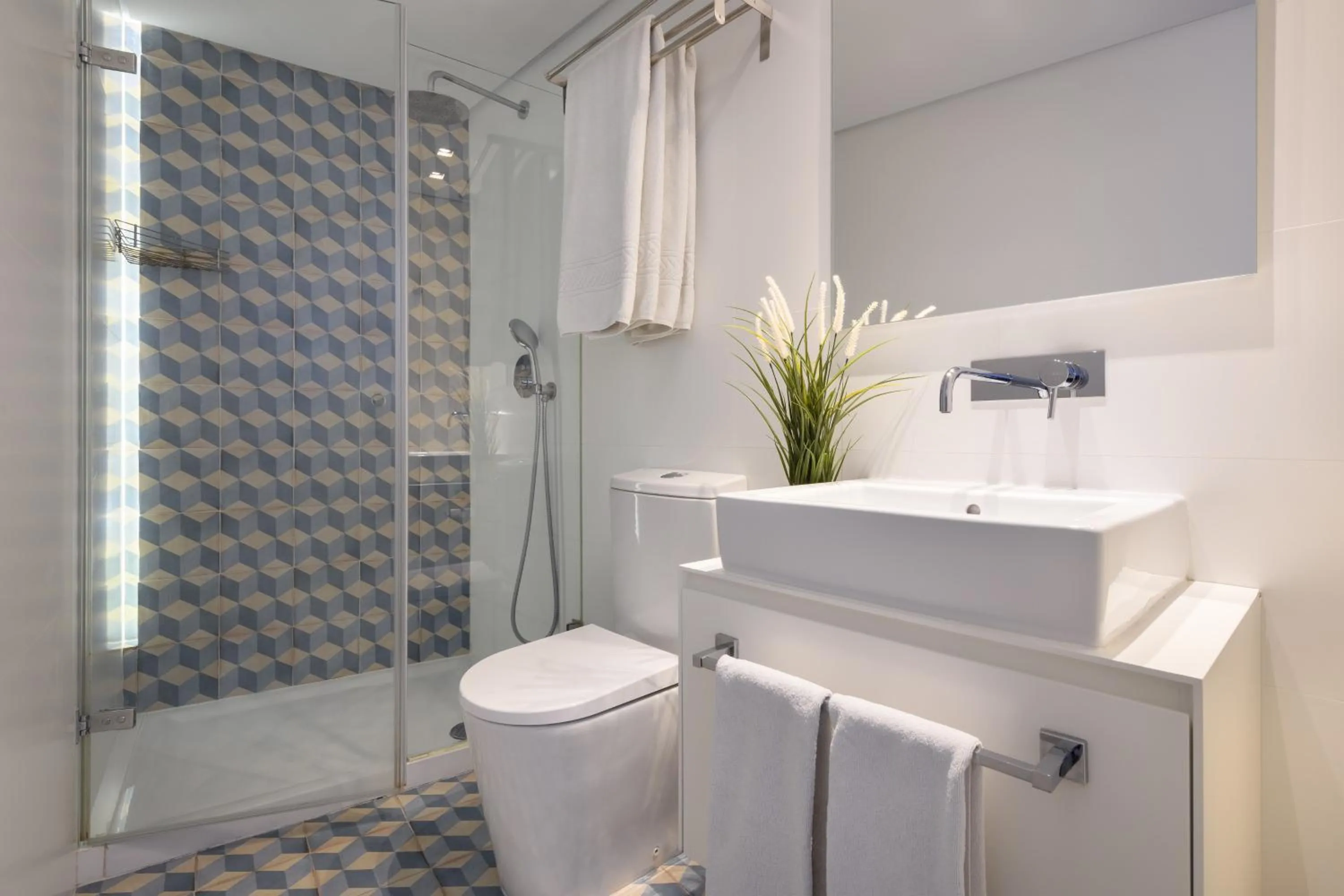 Bathroom in Alfama Yellow House