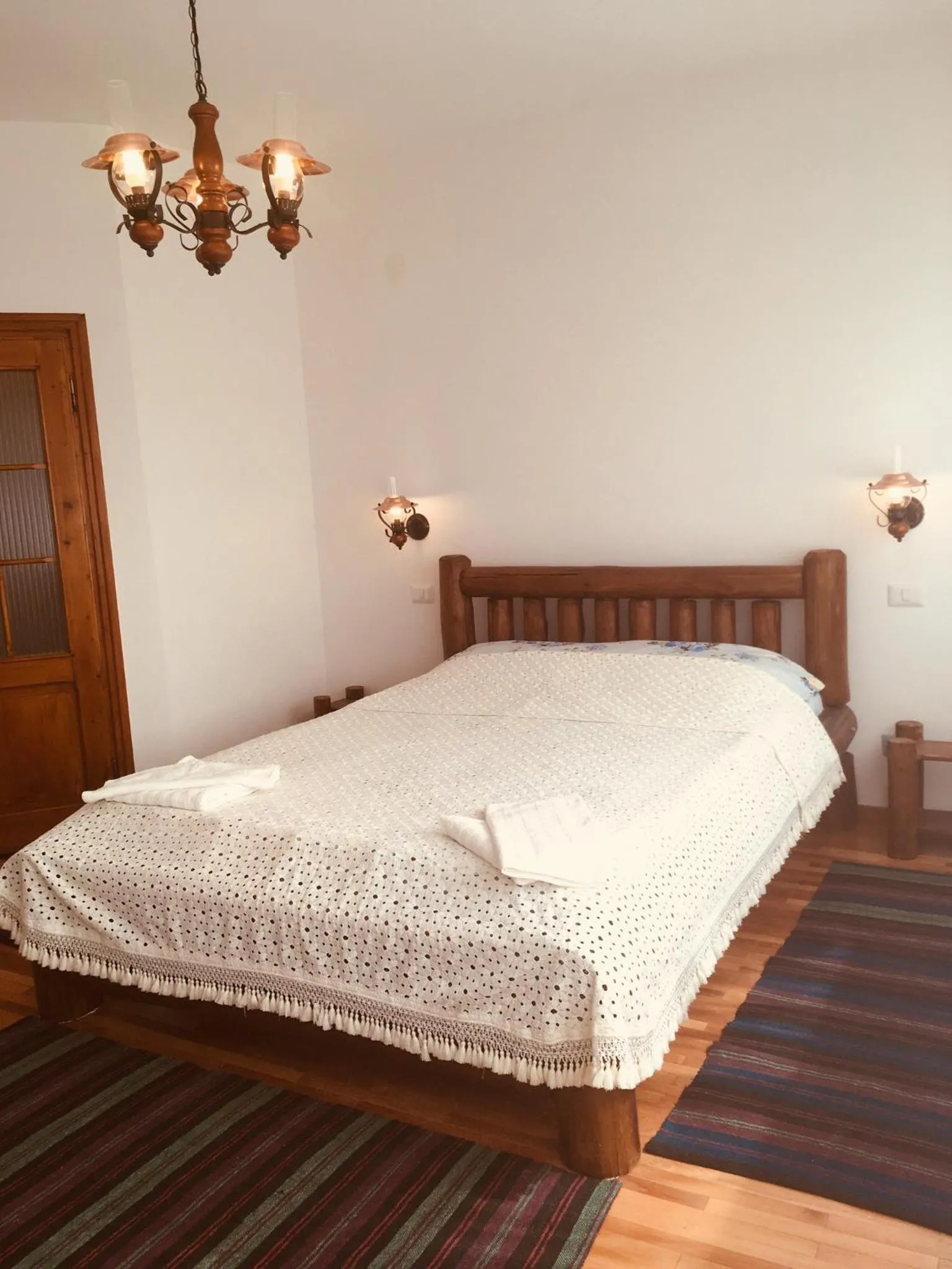 Bed in Pensiunea Ambiance