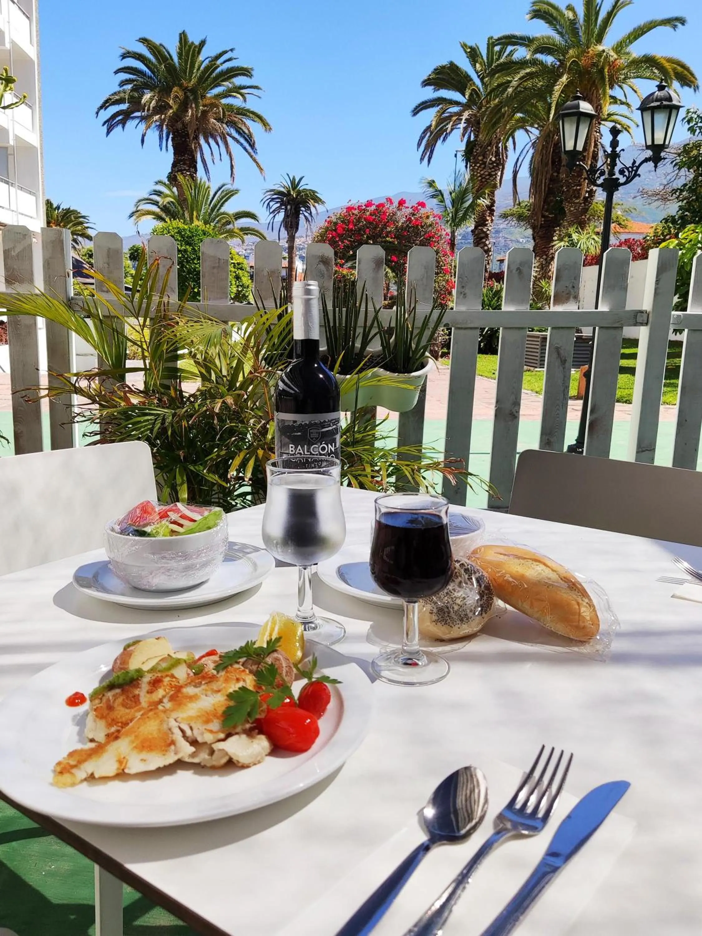 Restaurant/places to eat in BLUESEA Interpalace