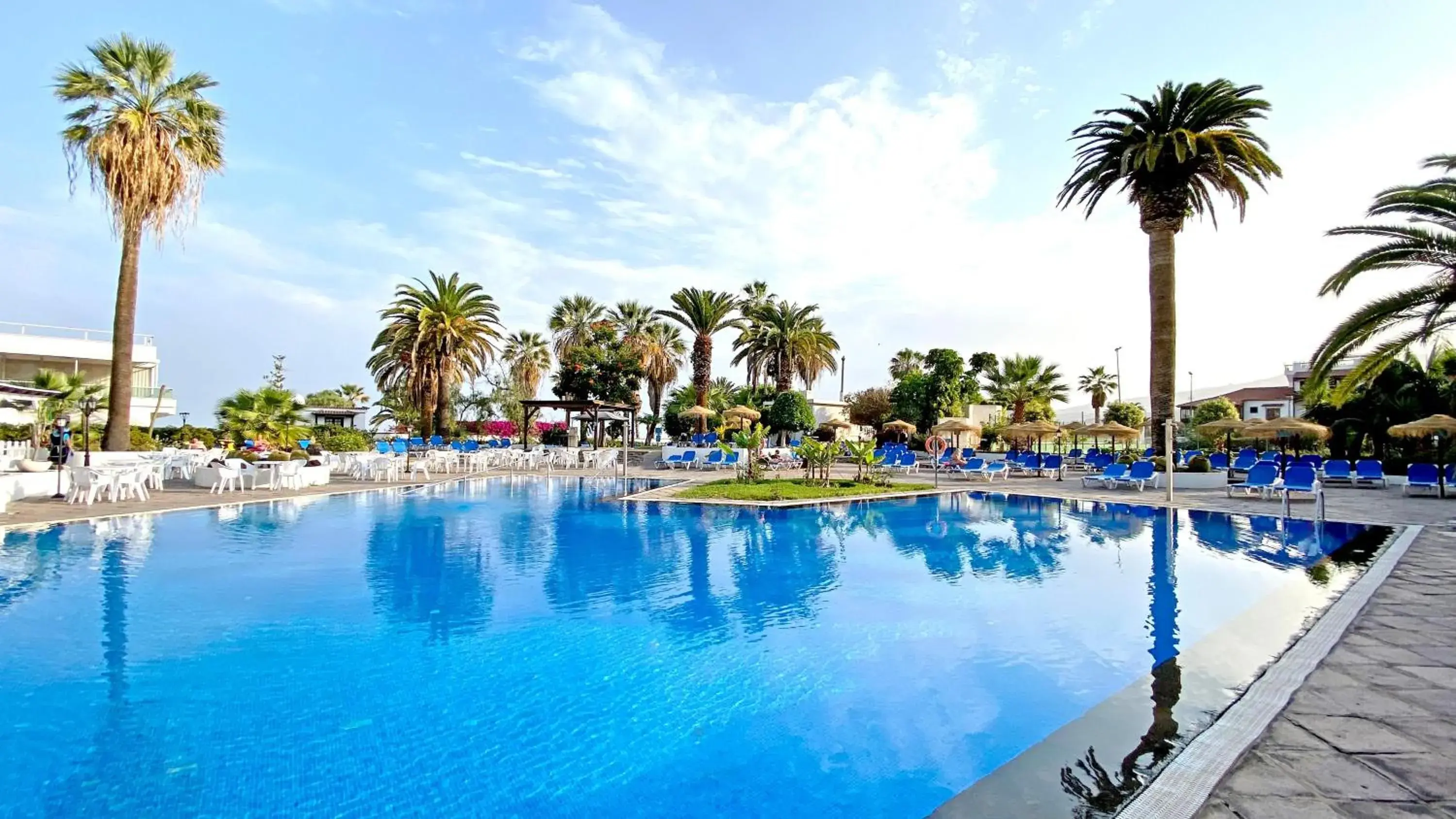 Swimming pool in BLUESEA Interpalace Swimming pool in BLUESEA Interpalace