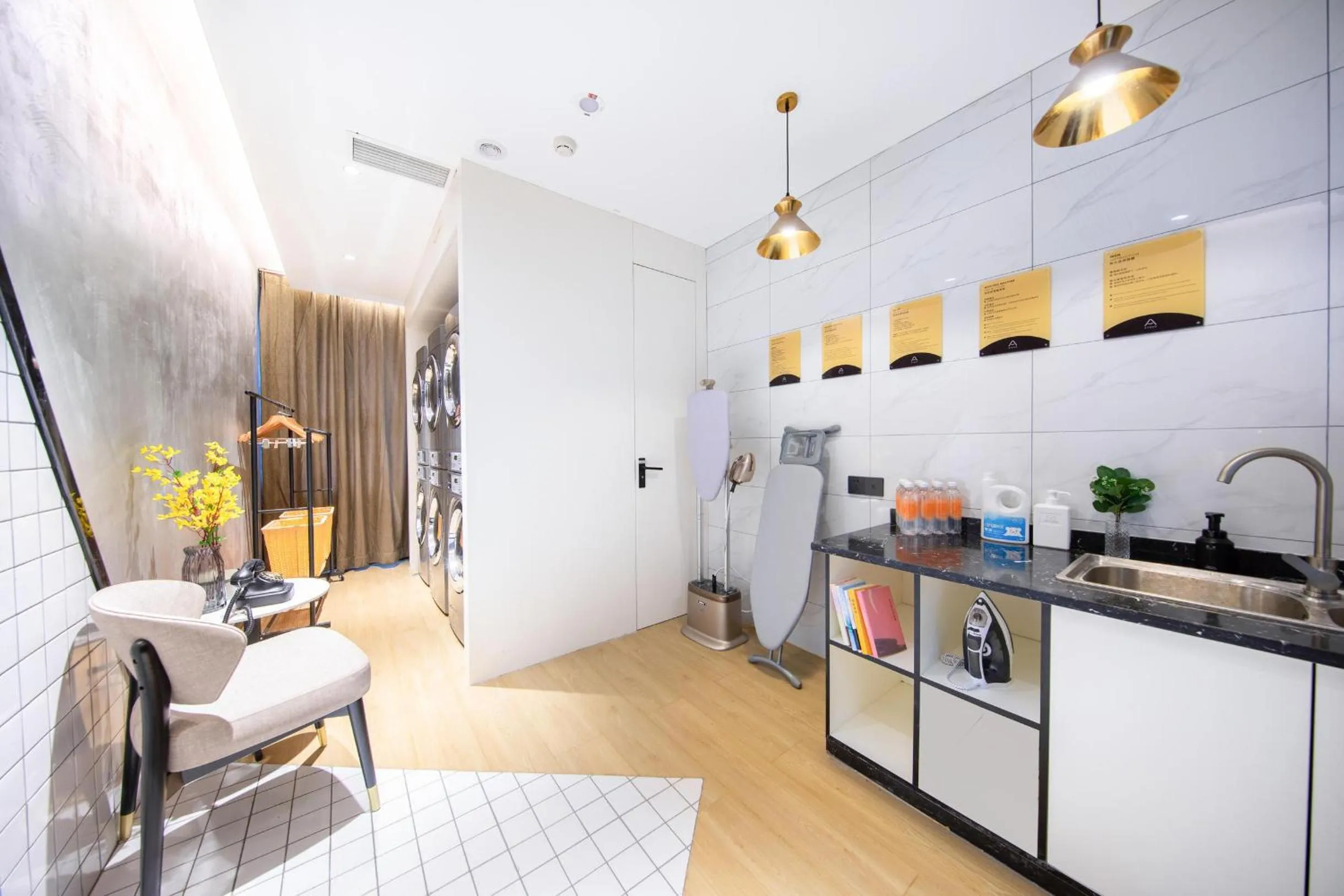 Atour Hotel Yibin West Railway Station