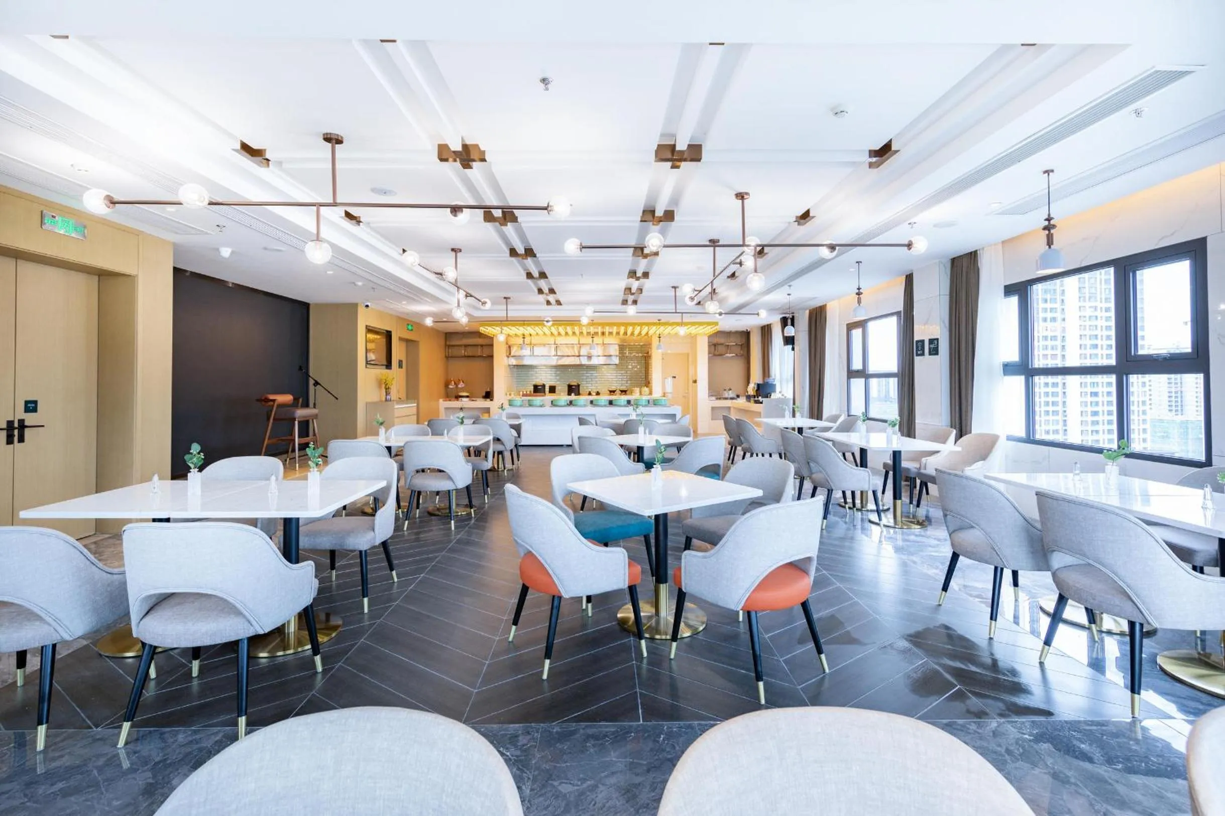 Atour Hotel Yibin West Railway Station