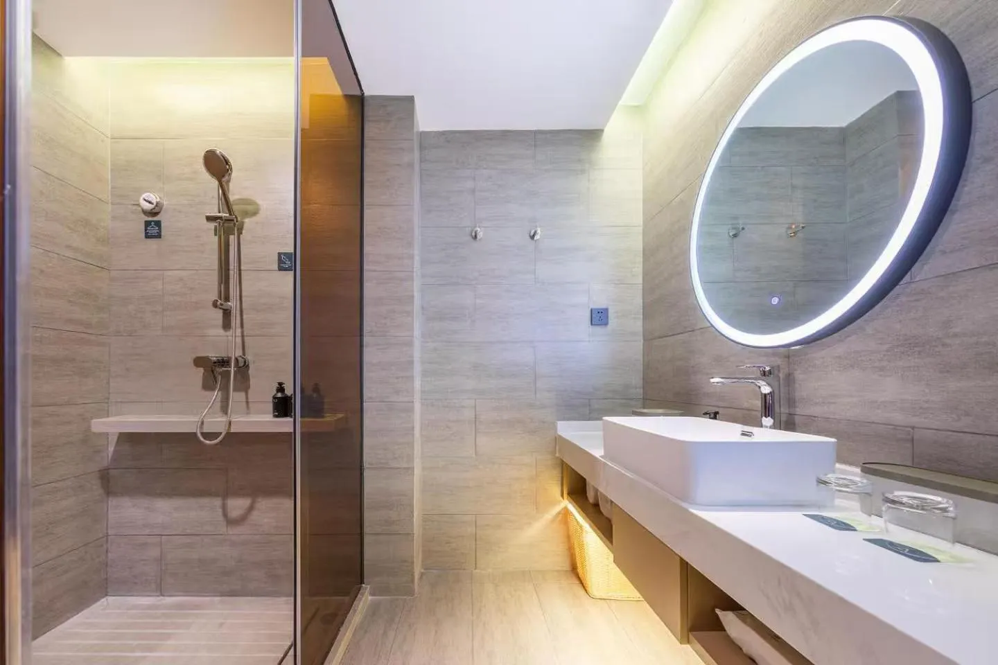 Shower in Atour Hotel Yibin West Railway Station