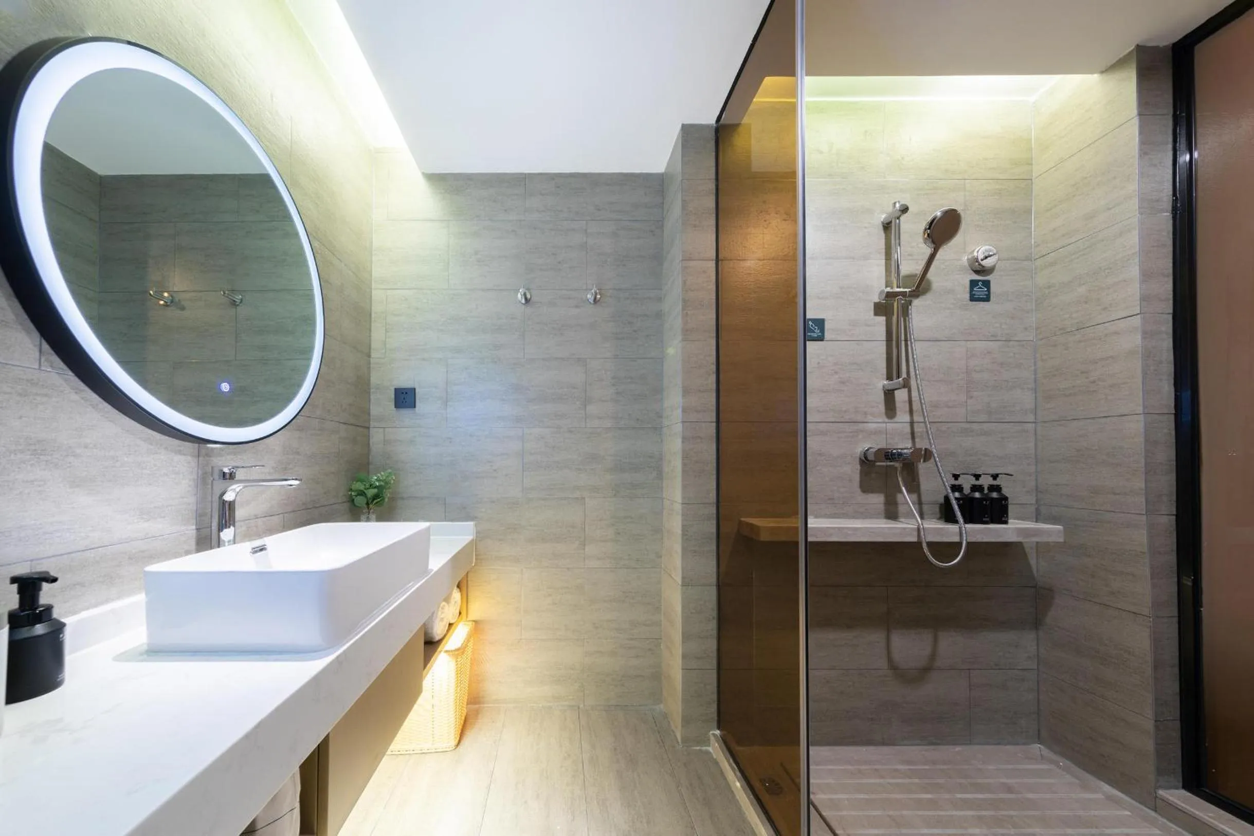 Atour Hotel Yibin West Railway Station