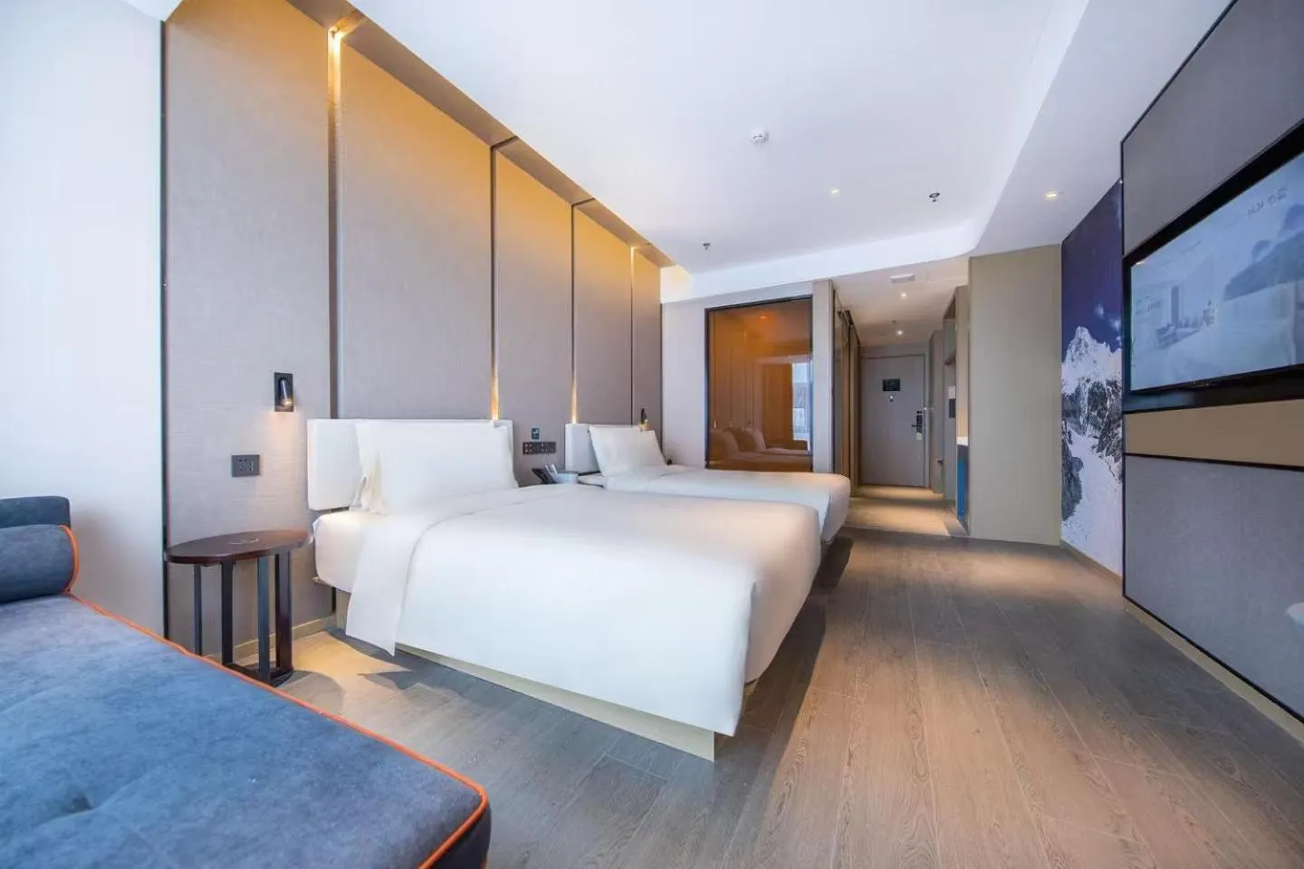 Photo of the whole room, Bed in Atour Hotel Yibin West Railway Station