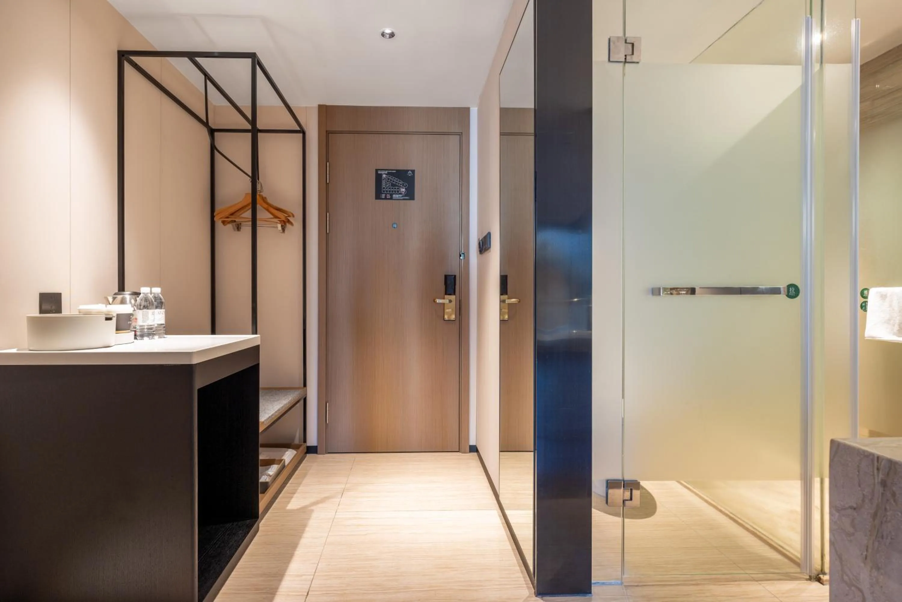 Atour X Hotel Shenzhen Luohu Dongmen Pedestrian Street