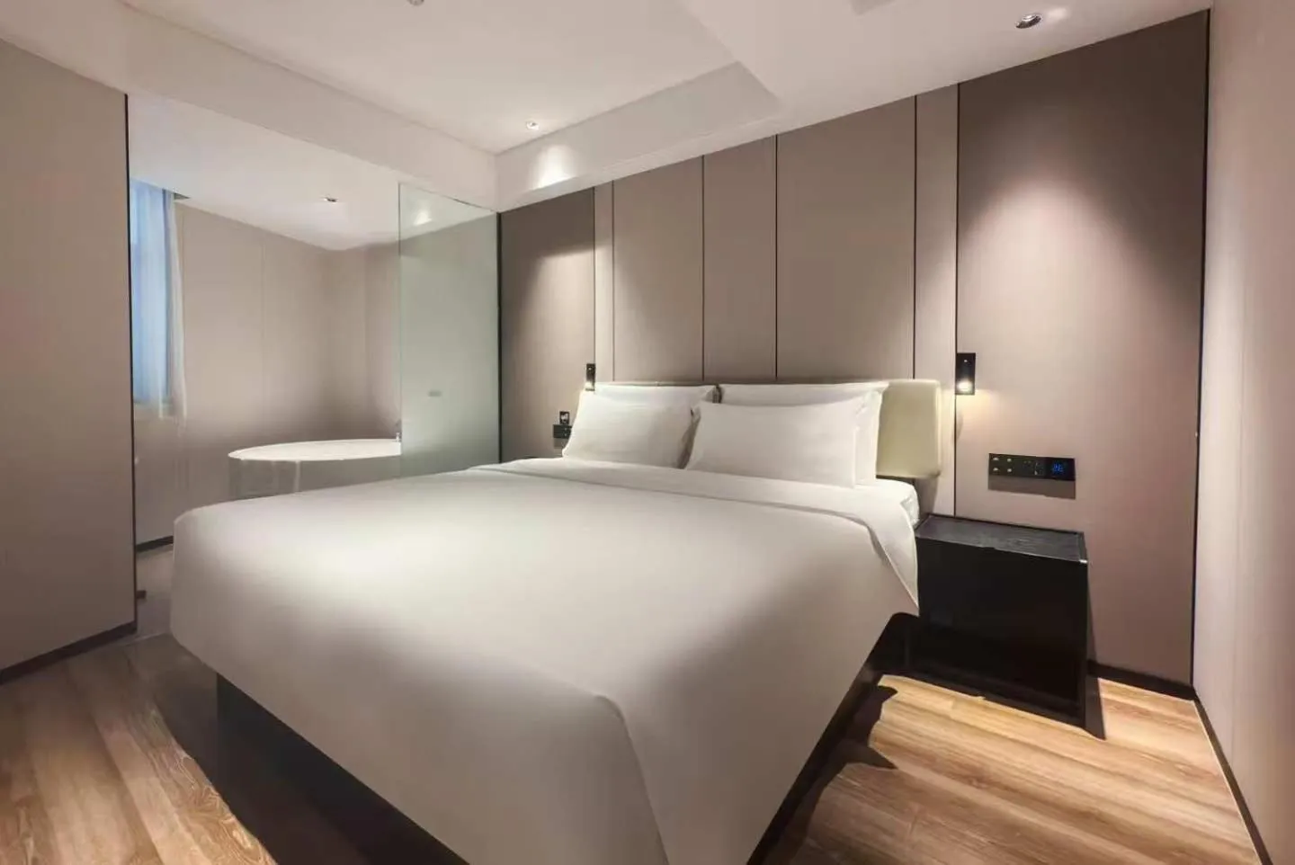 Bed in Atour X Hotel Shenzhen Luohu Dongmen Pedestrian Street