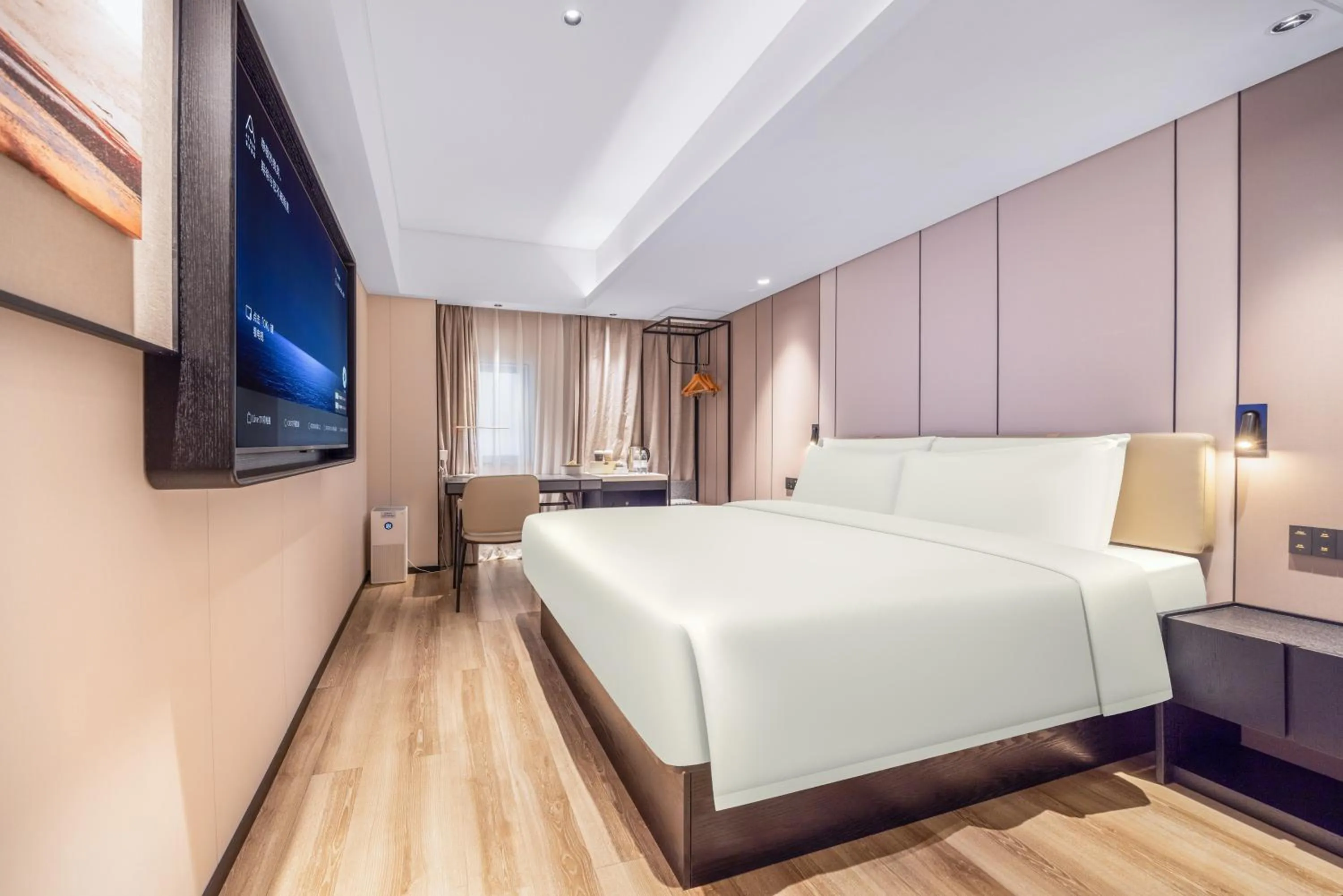 Bed in Atour X Hotel Shenzhen Luohu Dongmen Pedestrian Street