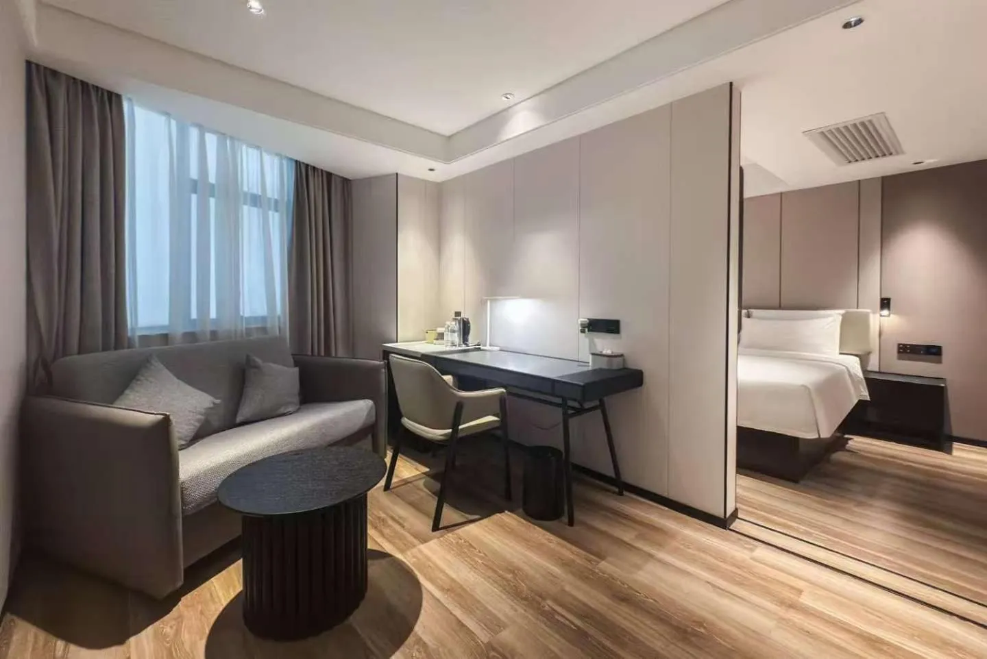 Bed in Atour X Hotel Shenzhen Luohu Dongmen Pedestrian Street