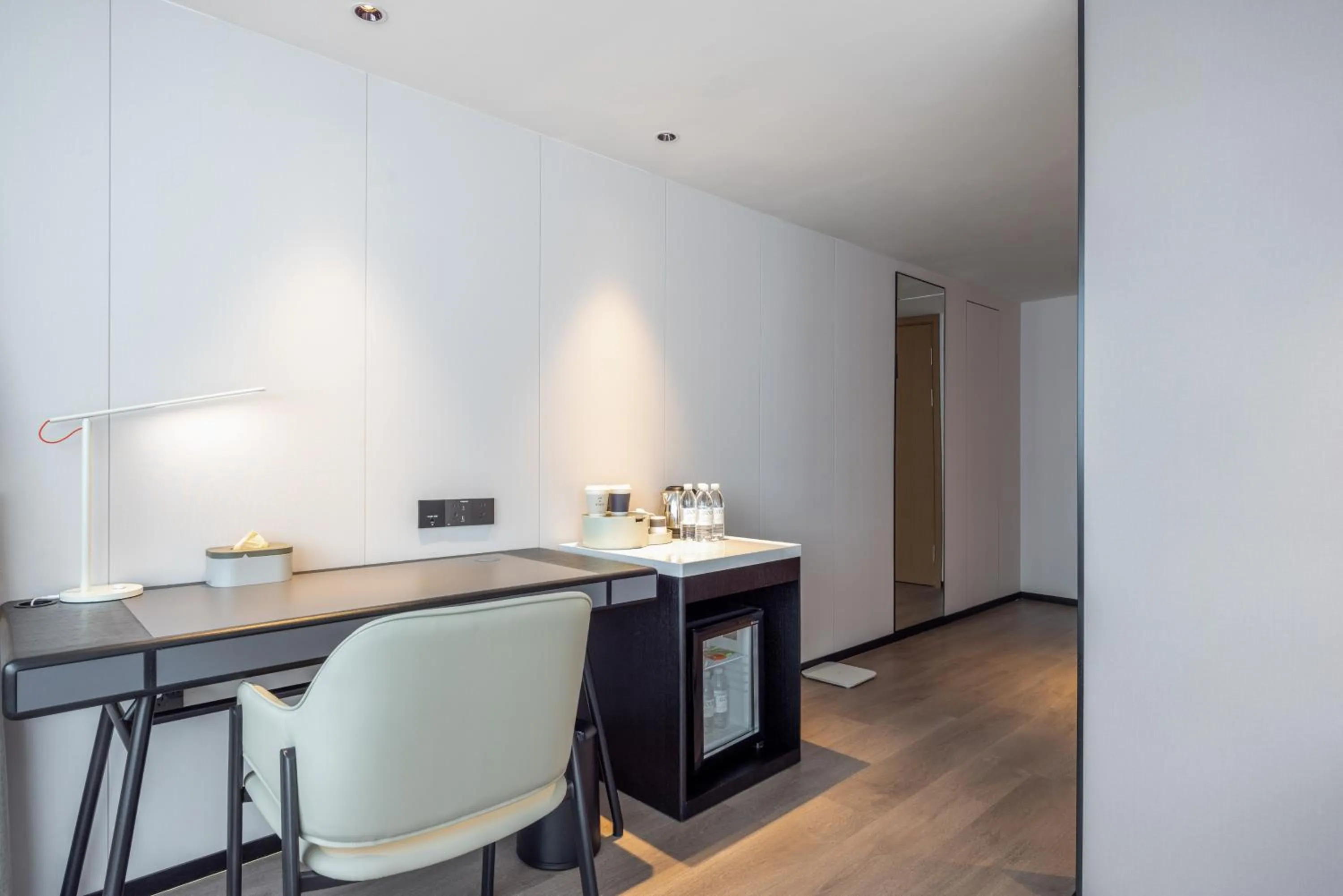 Atour X Hotel Shenzhen Luohu Dongmen Pedestrian Street