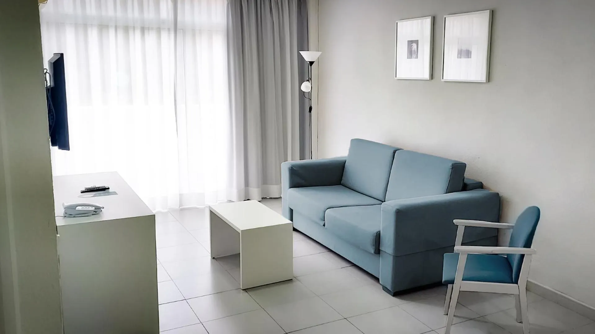 Photo of the whole room in BLUESEA Lagos de Cesar