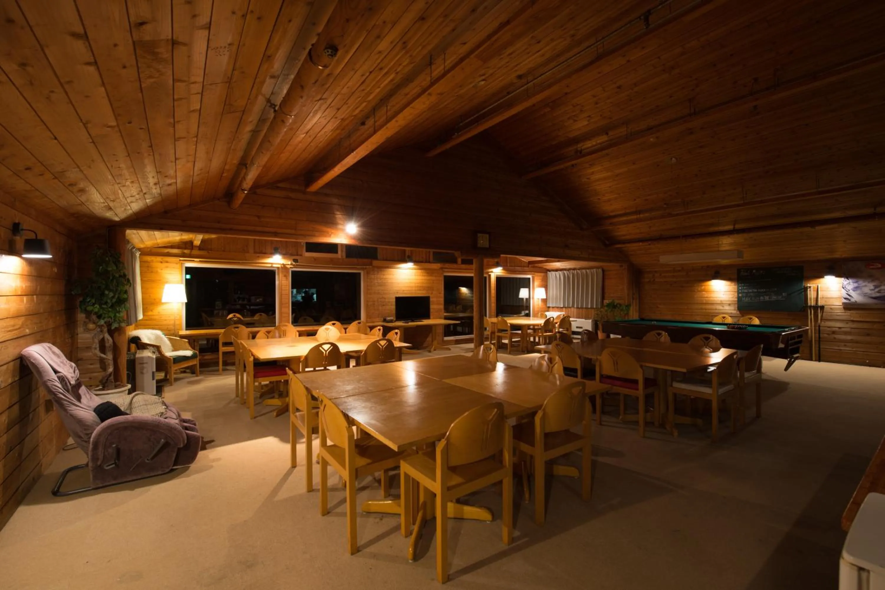 Restaurant/places to eat in Moiwa Lodge