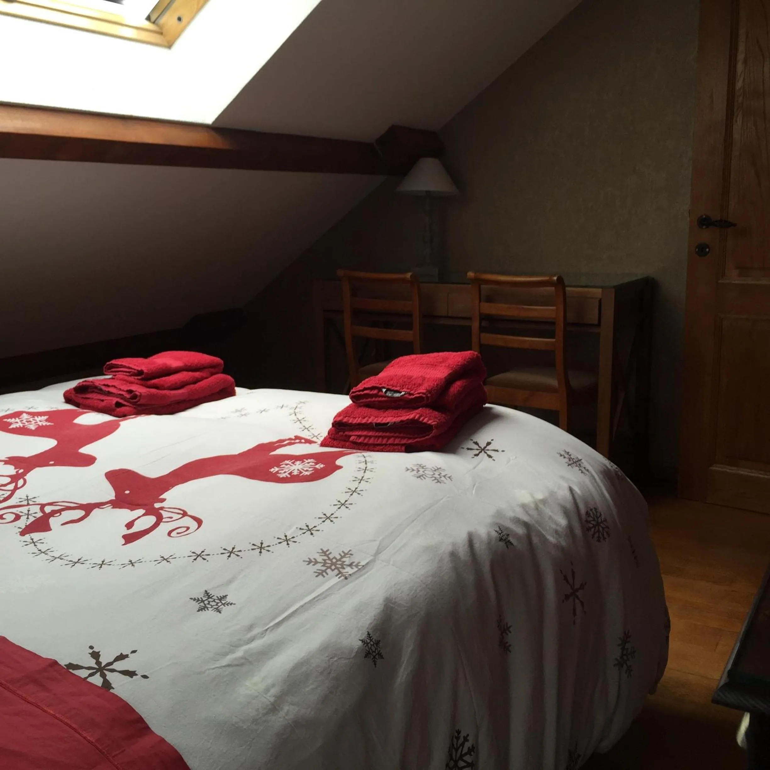 Photo of the whole room, Bed in Le Papillon d'Or