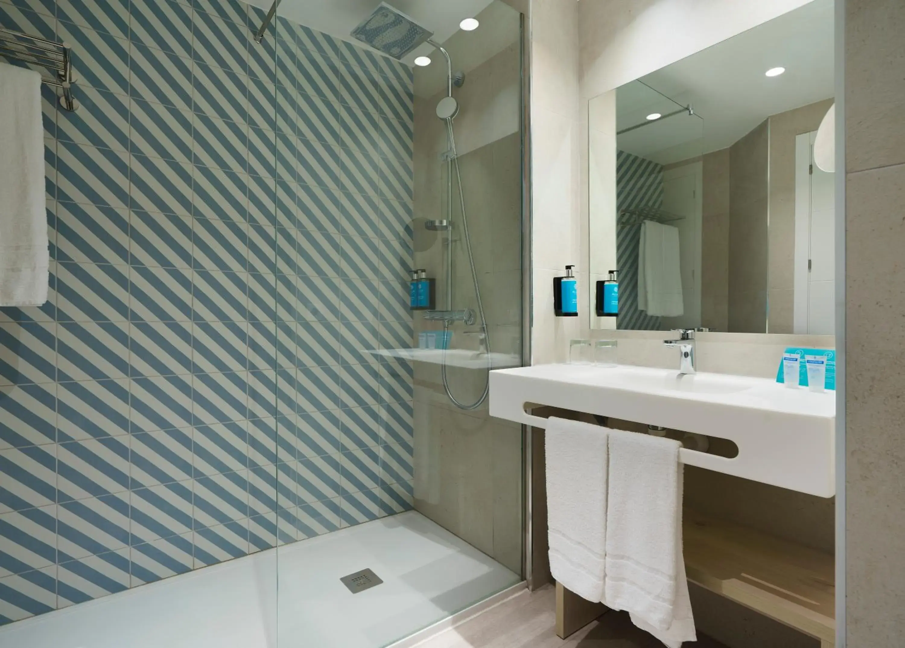 Bathroom in Alua Tenerife Bathroom in Alua Tenerife