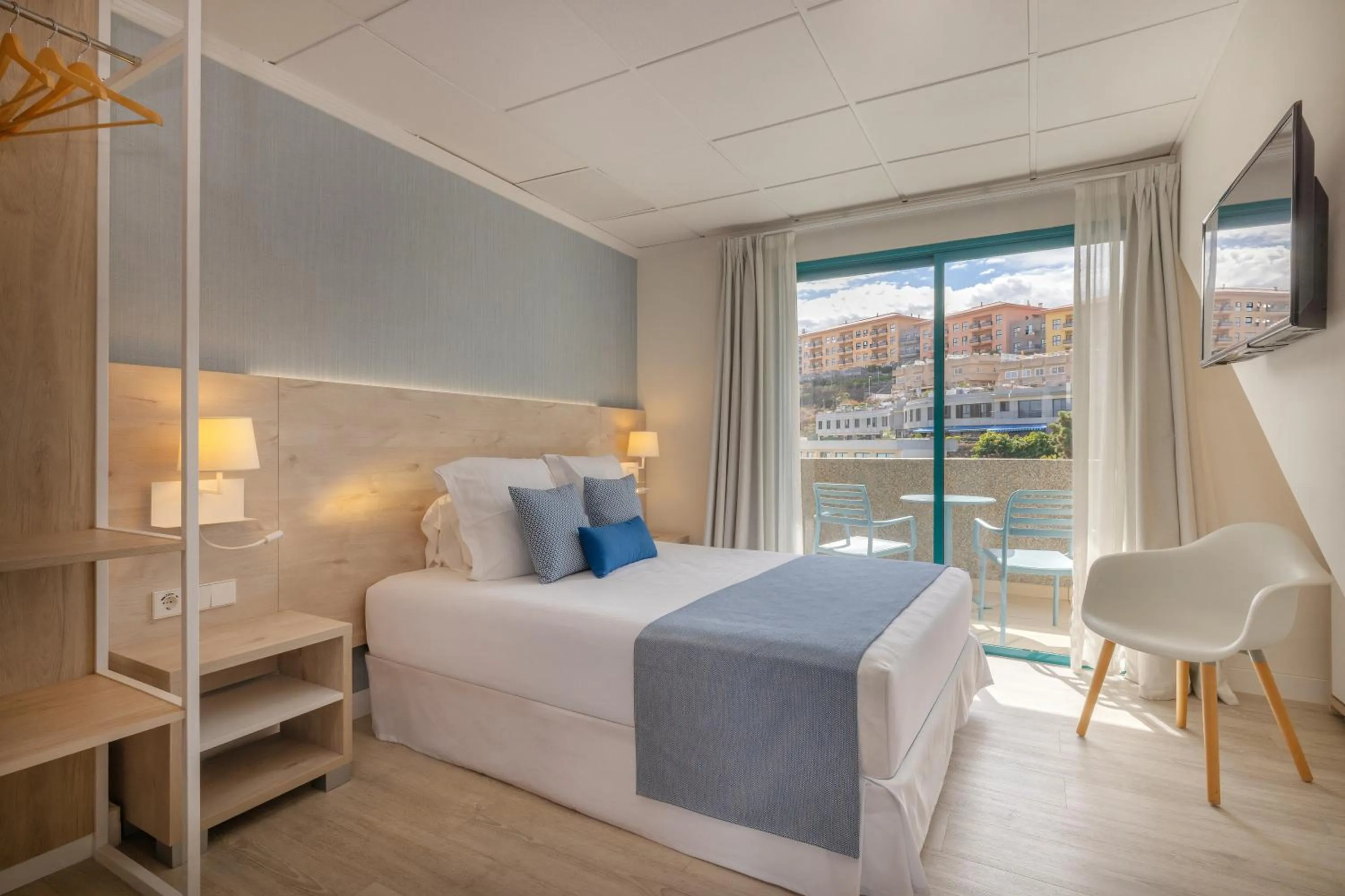 Bedroom, Bed in Alua Tenerife