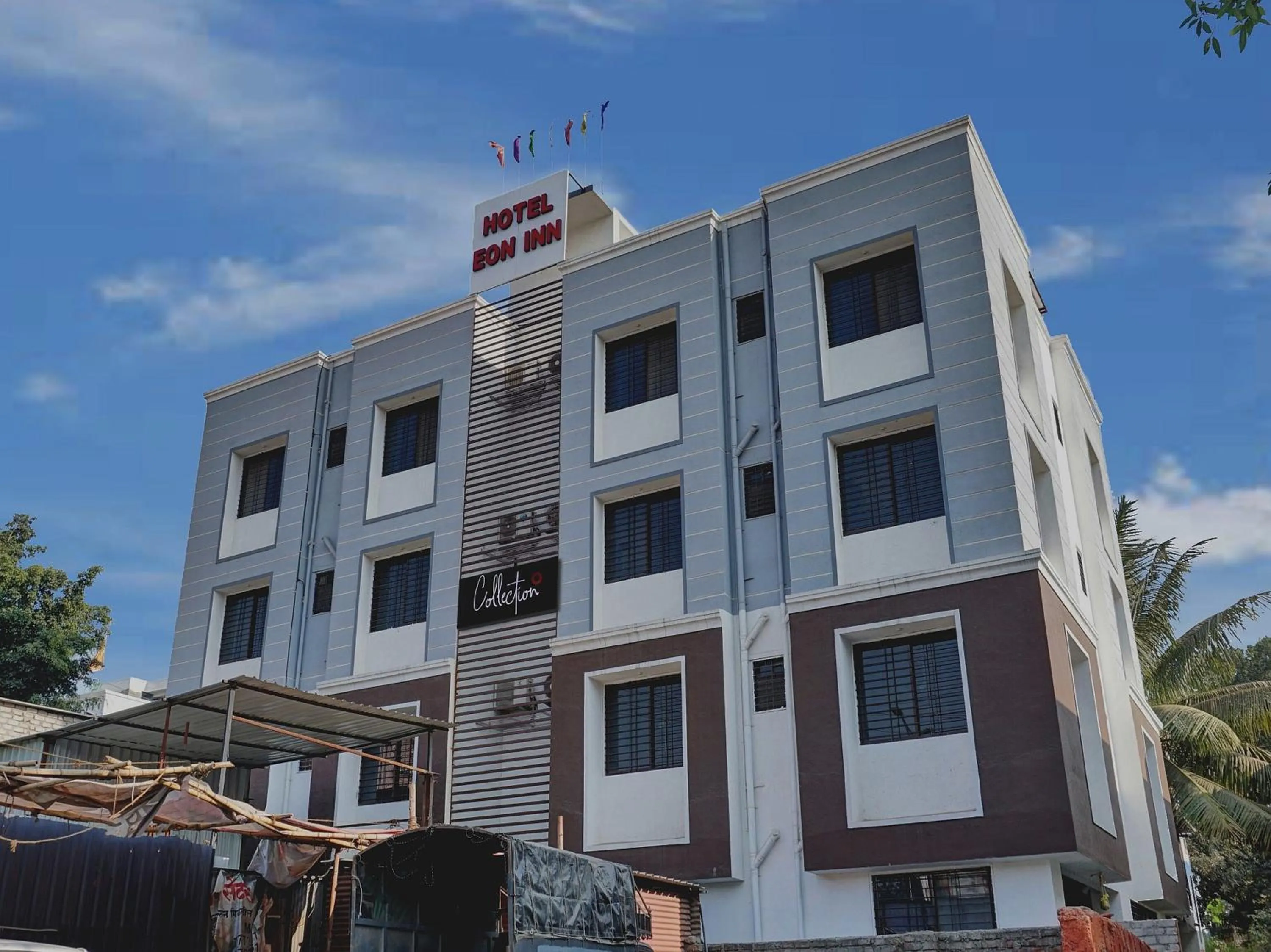 Facade/entrance in Super Collection O Eon Inn Near Pune Airport