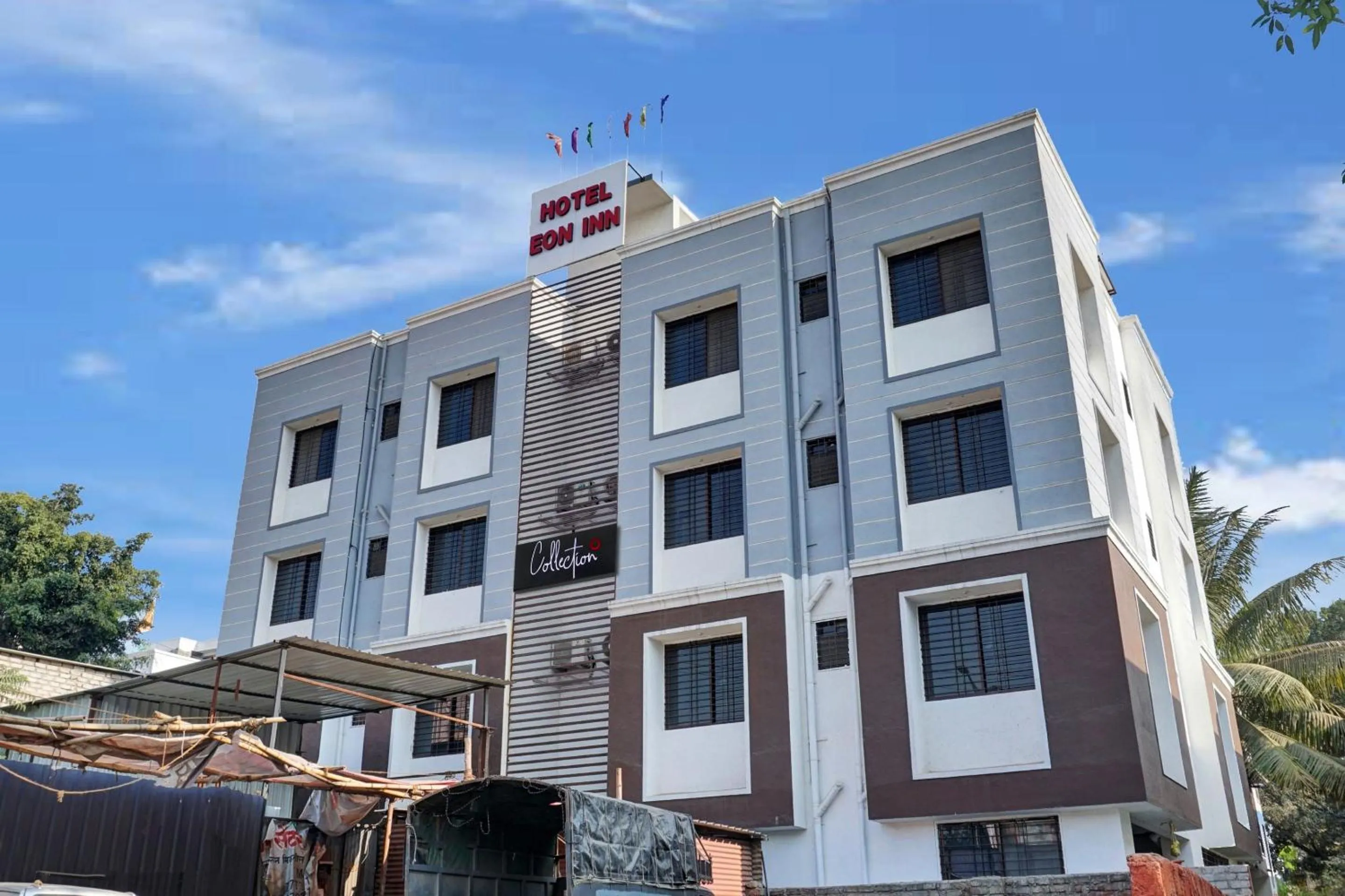 Facade/entrance in Super Collection O Eon Inn Near Pune Airport