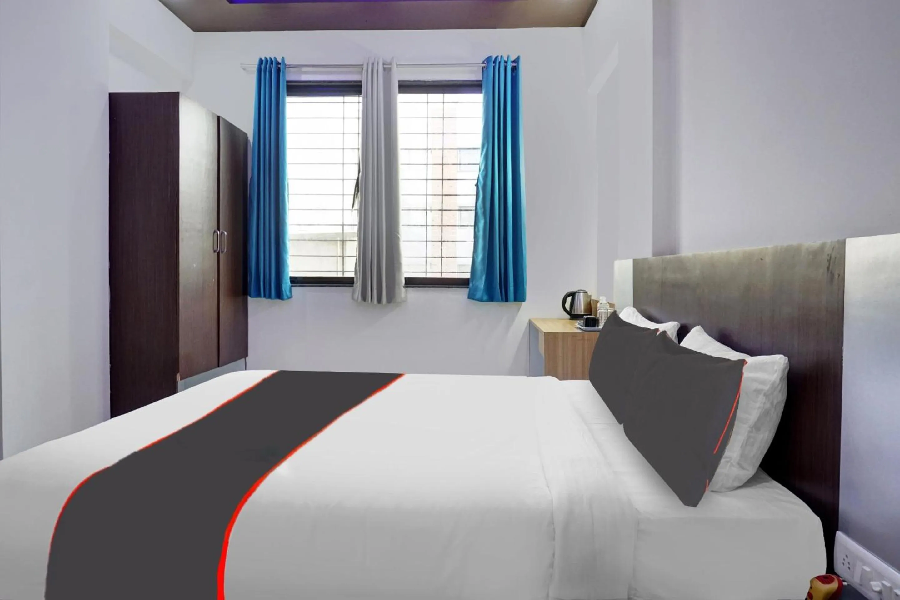 Bedroom, Bed in Super Collection O Eon Inn Near Pune Airport
