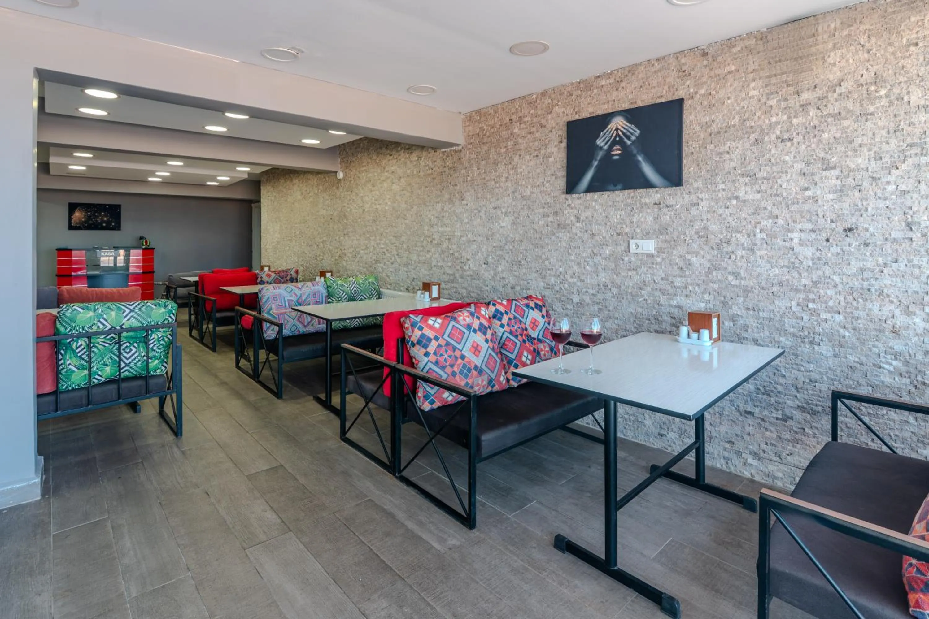 Restaurant/places to eat in Airport Black Sea Hotel & Restaurant