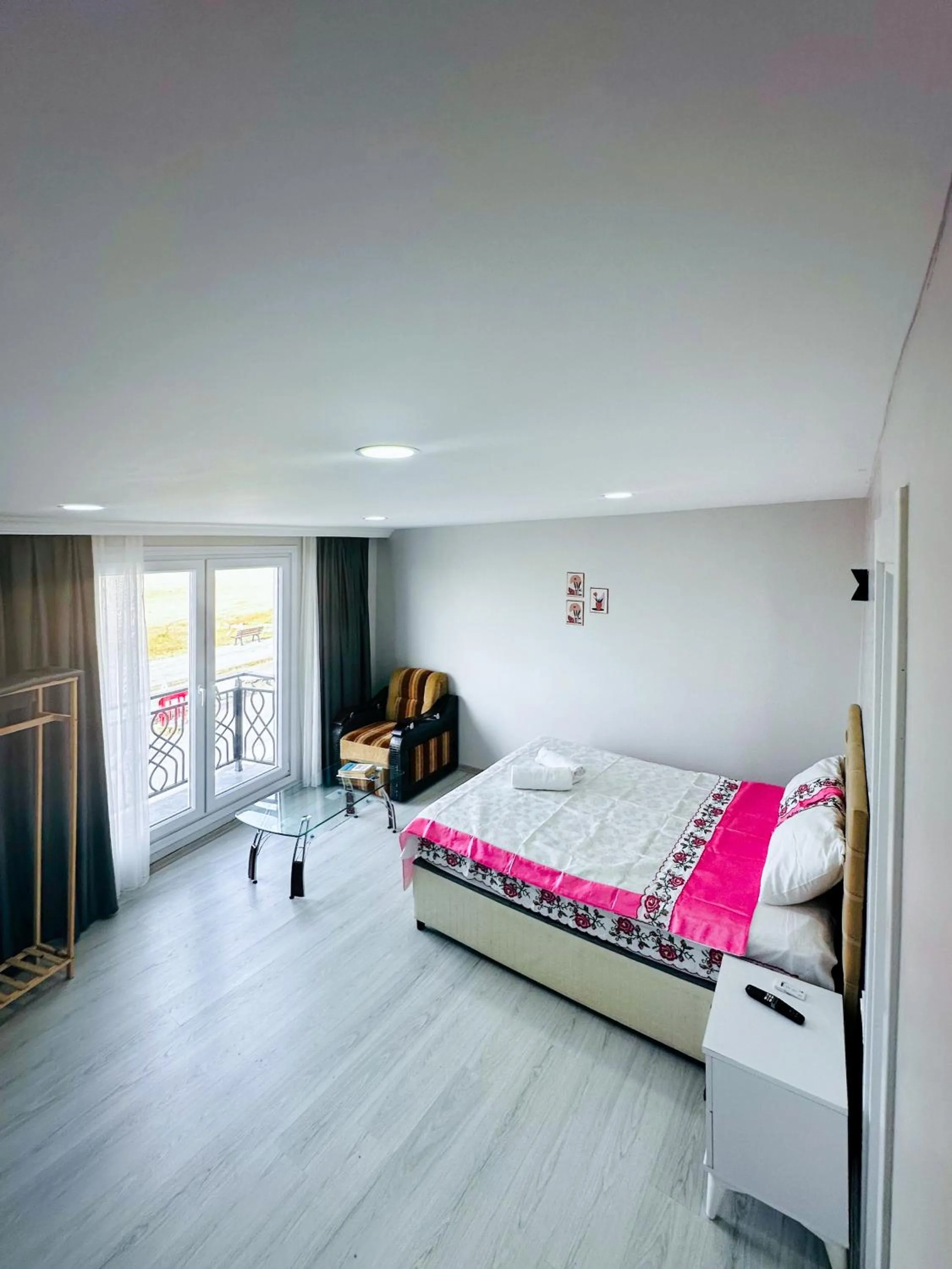 Bedroom, Bed in Airport Black Sea Hotel & Restaurant