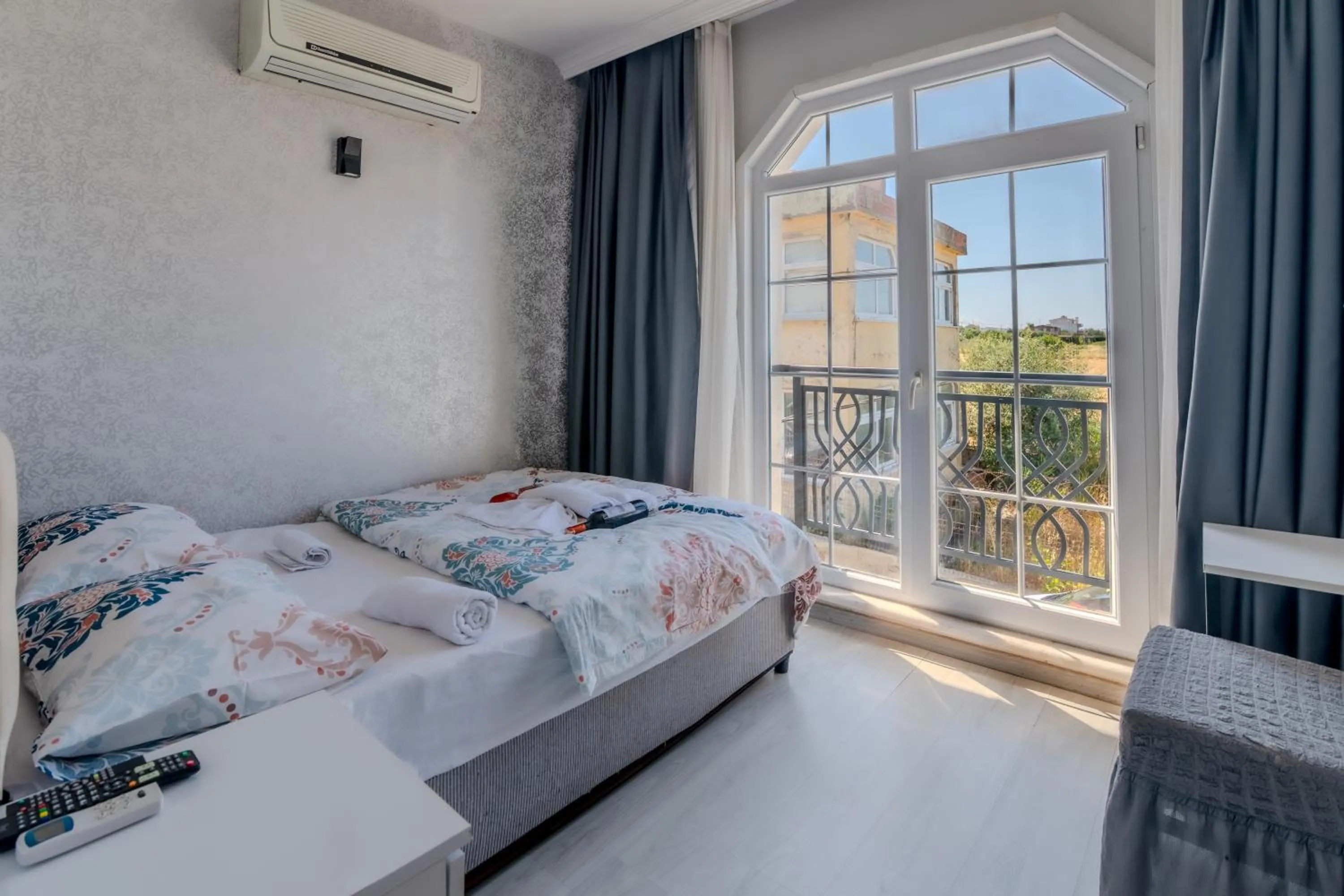 Photo of the whole room, Bed in Airport Black Sea Hotel & Restaurant