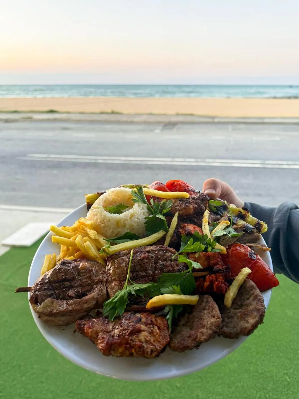 Food and drinks in Airport Black Sea Hotel & Restaurant