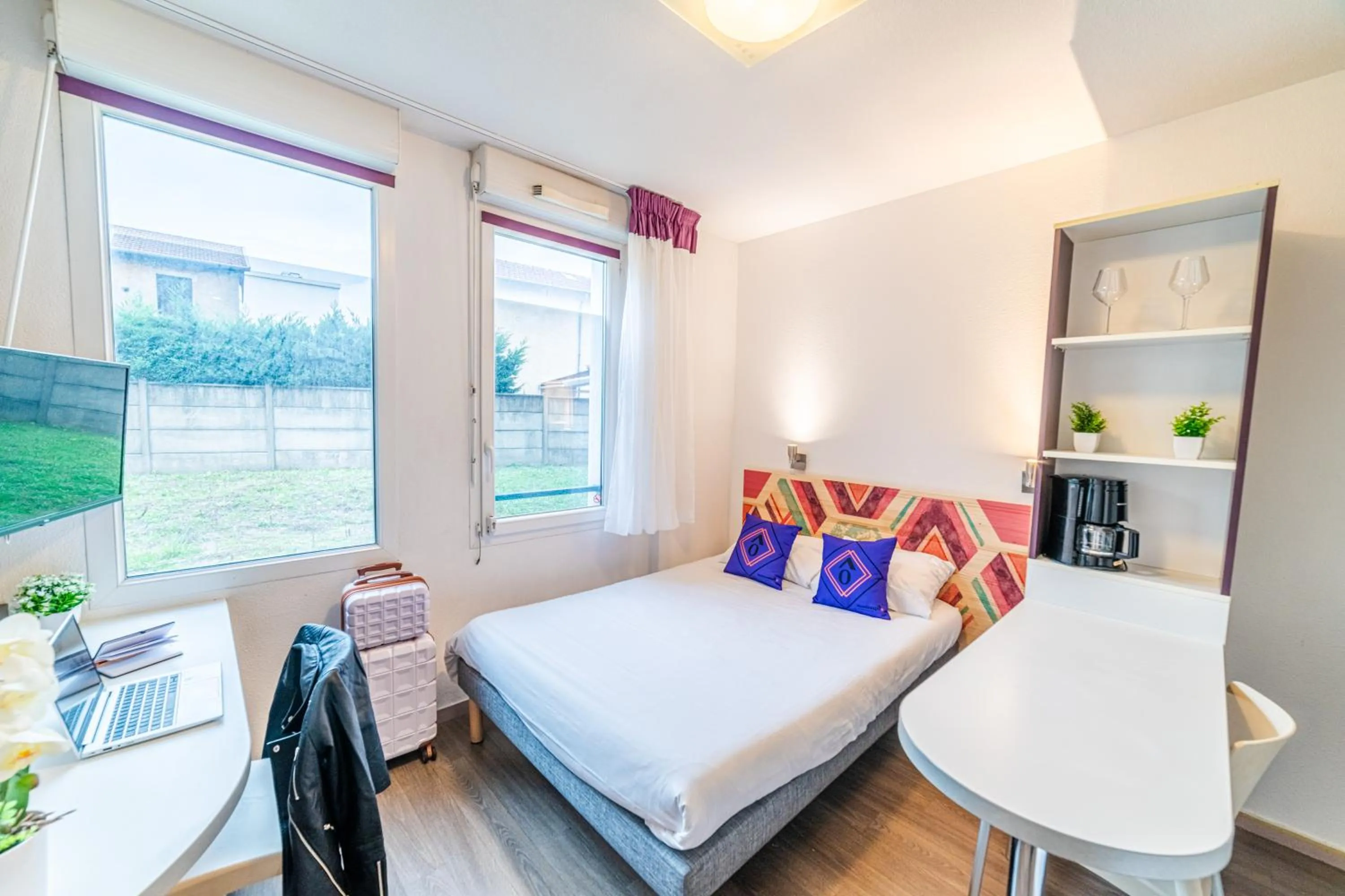 Photo of the whole room, Bed in Montempô Appart'hôtel Lyon Viviani