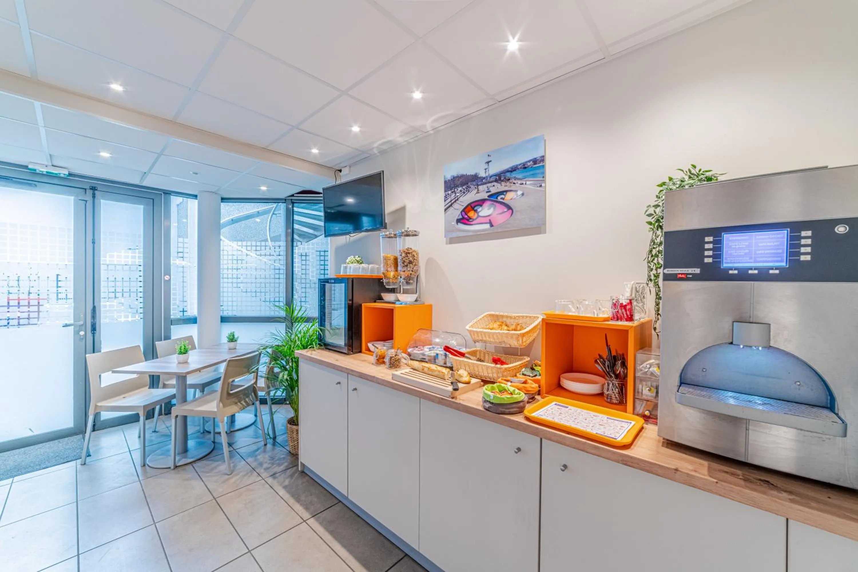 Coffee/tea facilities in Montempô Appart'hôtel Lyon Viviani