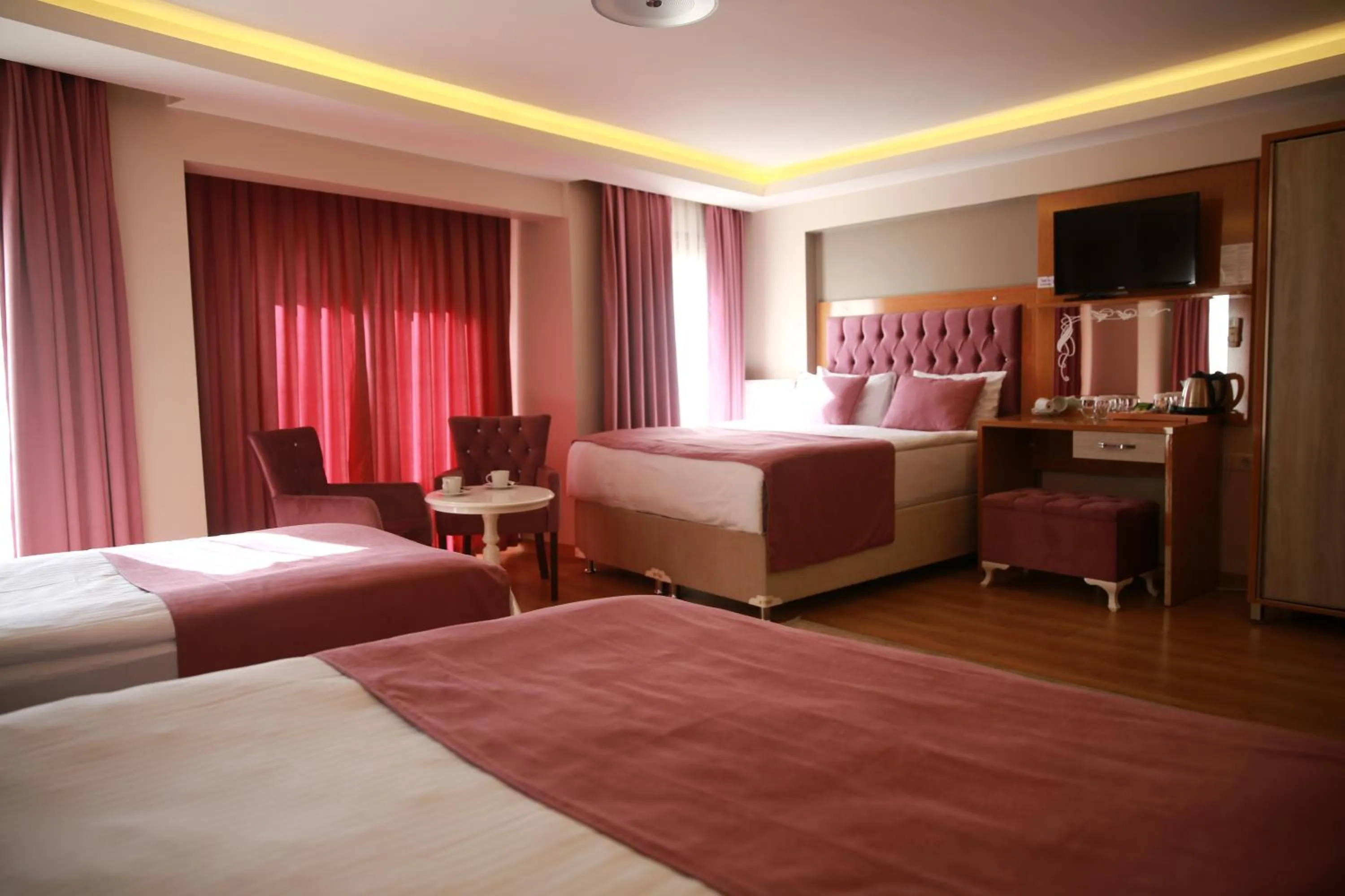 Photo of the whole room, Bed in Hotel Black Pearl