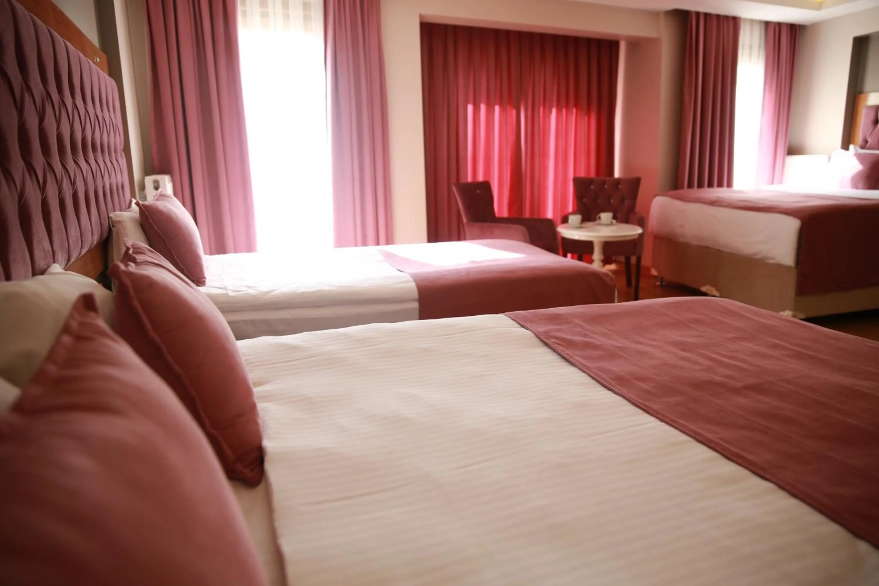 Photo of the whole room, Bed in Hotel Black Pearl