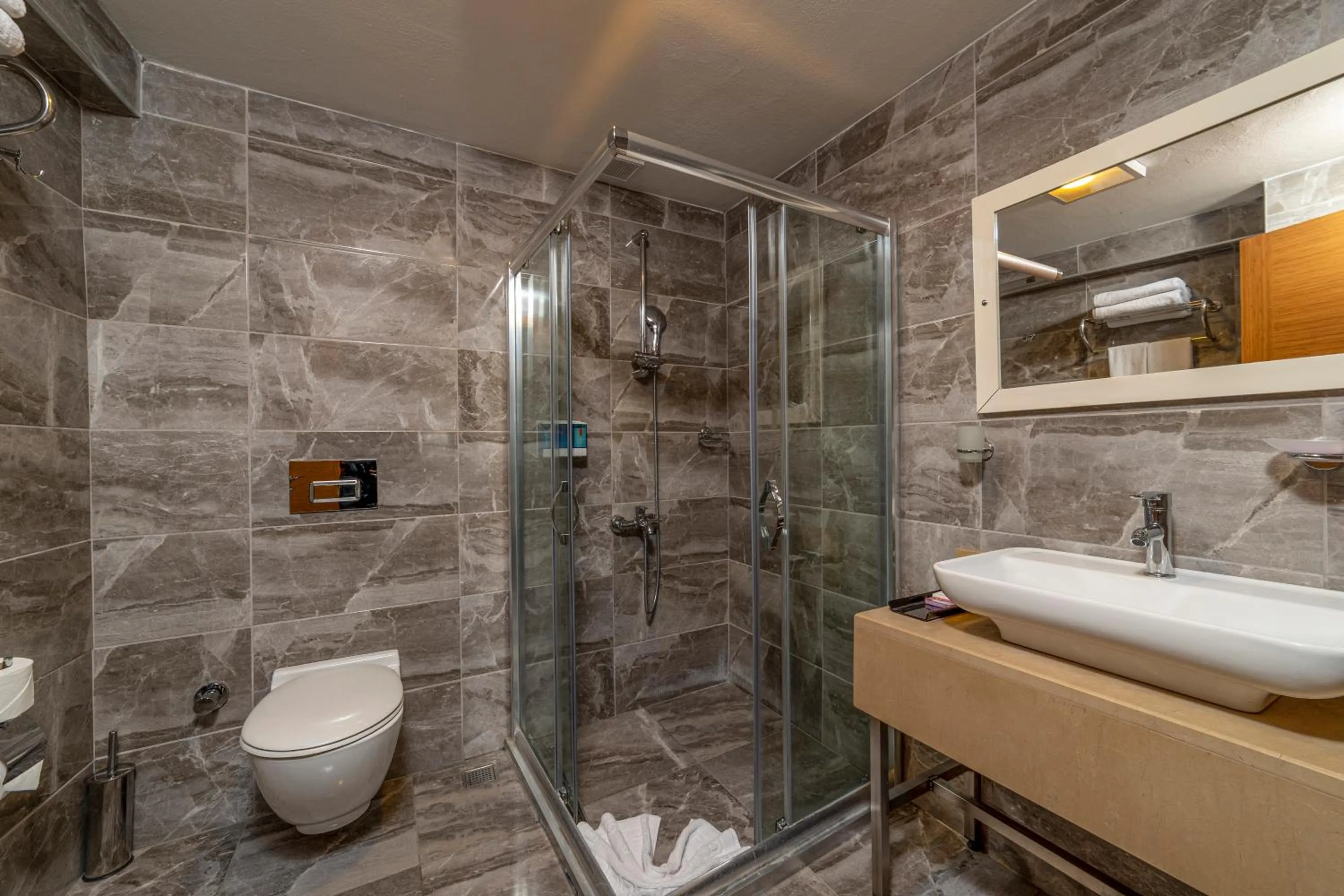 Bathroom in Hotel Black Pearl