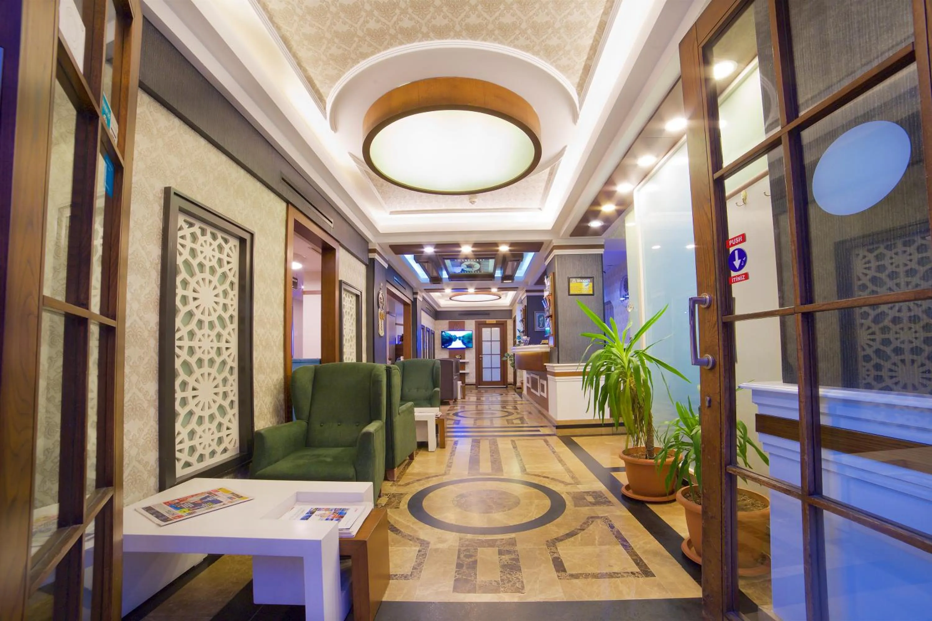 Lobby or reception in Hotel Black Pearl