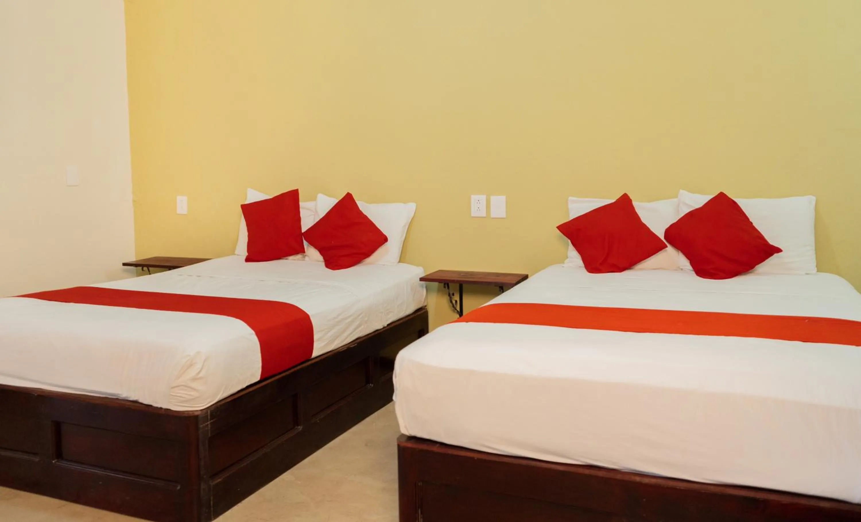 Photo of the whole room, Bed in Hotel Esperanza, Oaxaca Centro